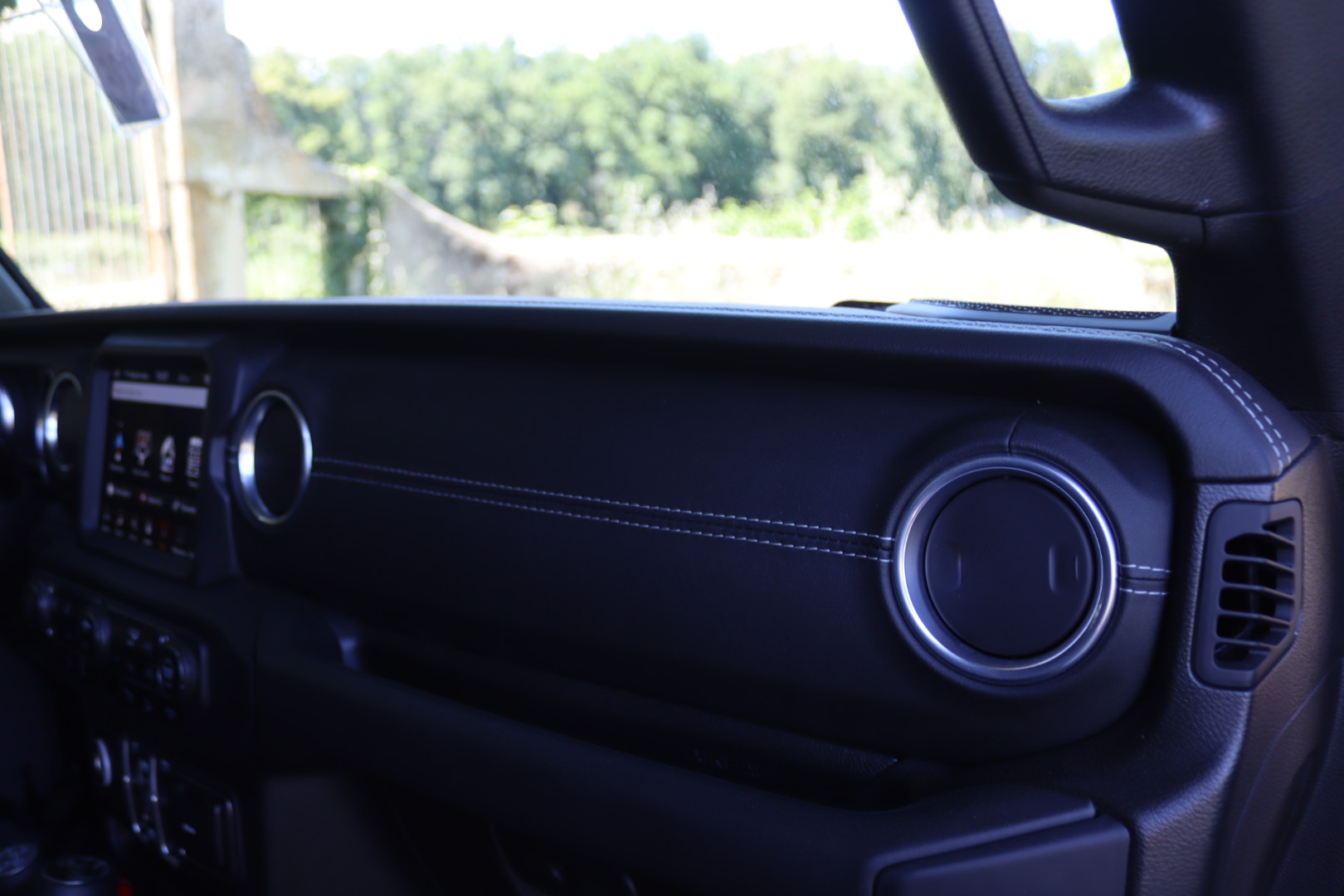 Photo Jeep Wrangler JL 2.0 T 272CH Unlimited Overland / Echappement Sport / Attelage