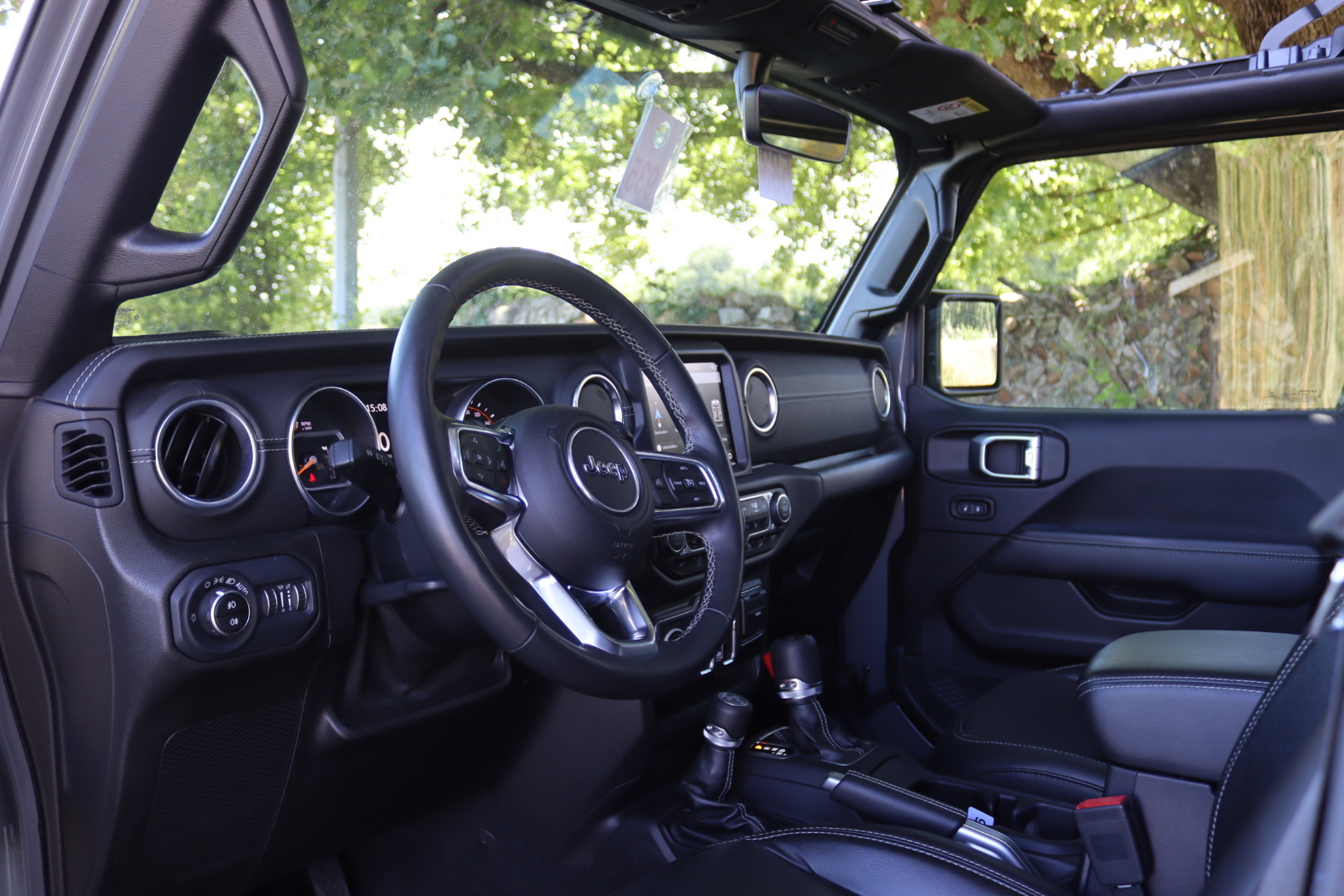 Photo Jeep Wrangler JL 2.0 T 272CH Unlimited Overland / Echappement Sport / Attelage