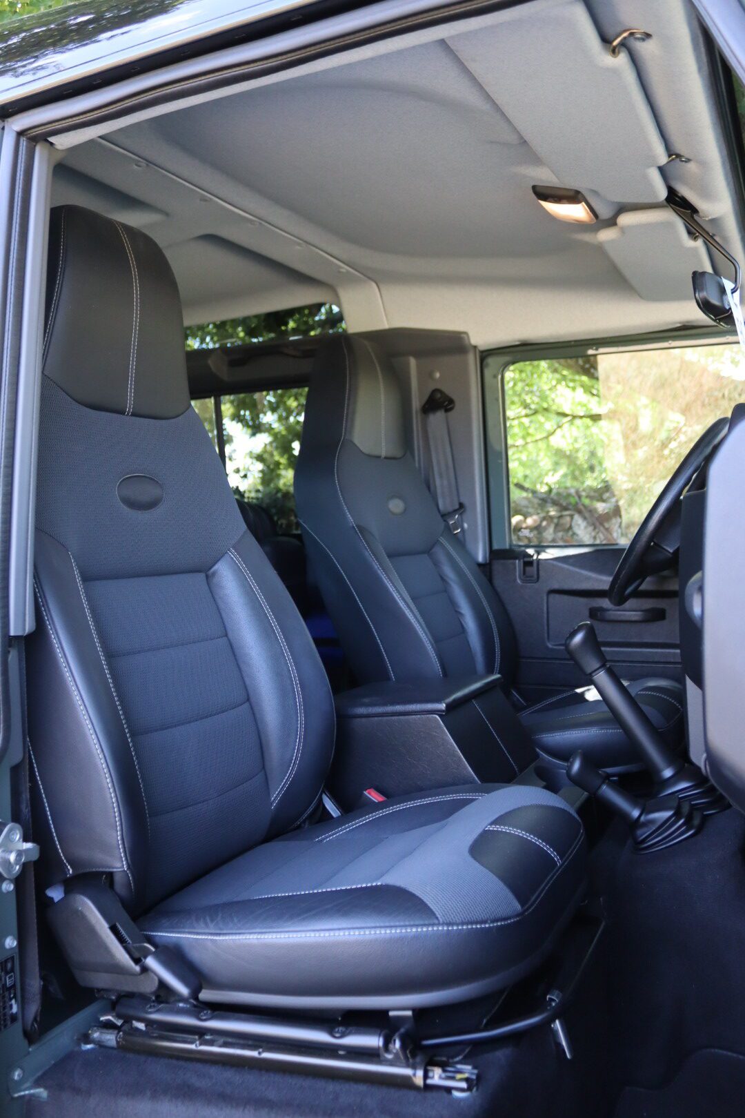 Photo Land Rover Defender 90 td4 SW "SE" 4 Places
