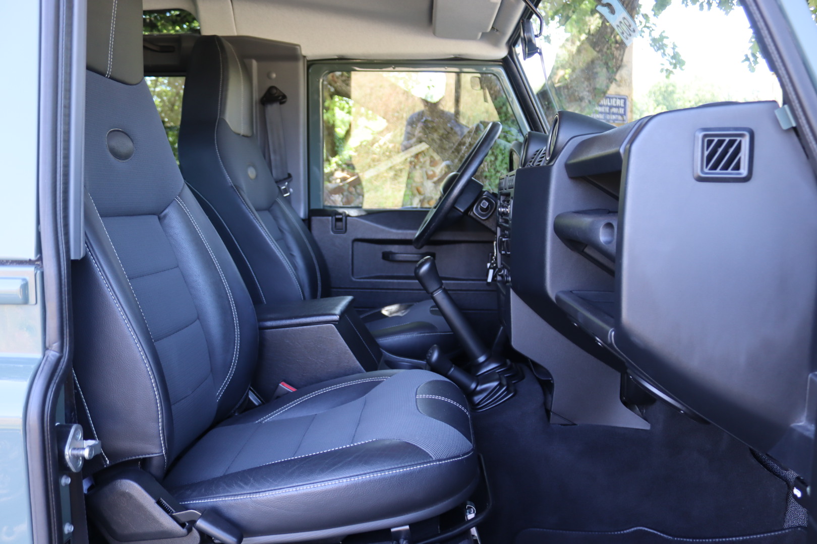 Photo Land Rover Defender 90 td4 SW "SE" 4 Places