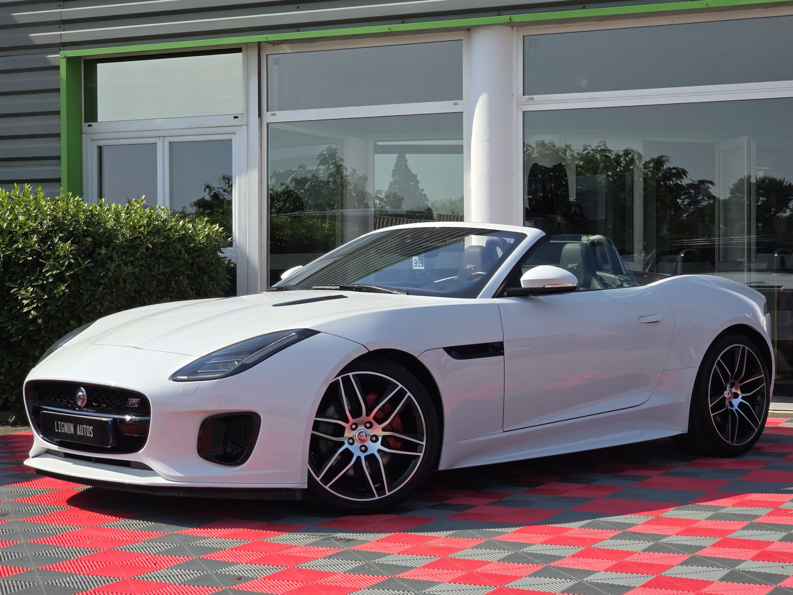 Photo Jaguar F-Type Cabriolet 3.0 V6 Suralimenté 340ch Chequered Flag BVA8