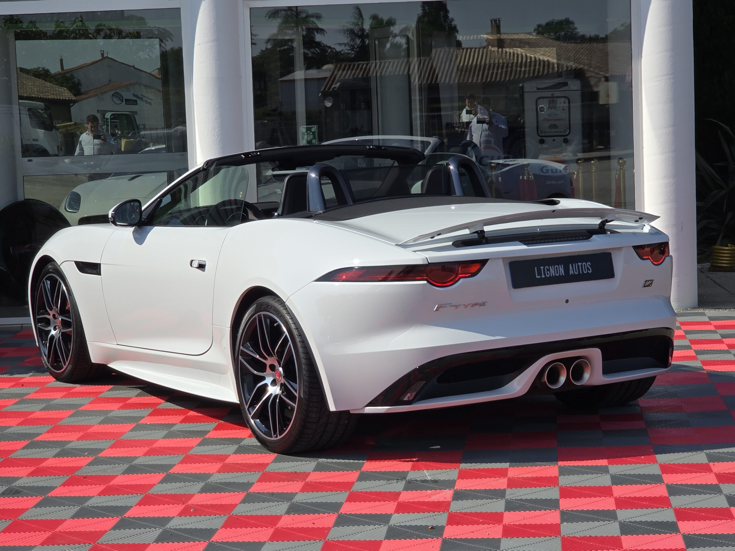 Photo Jaguar F-Type Cabriolet 3.0 V6 Suralimenté 340ch Chequered Flag BVA8