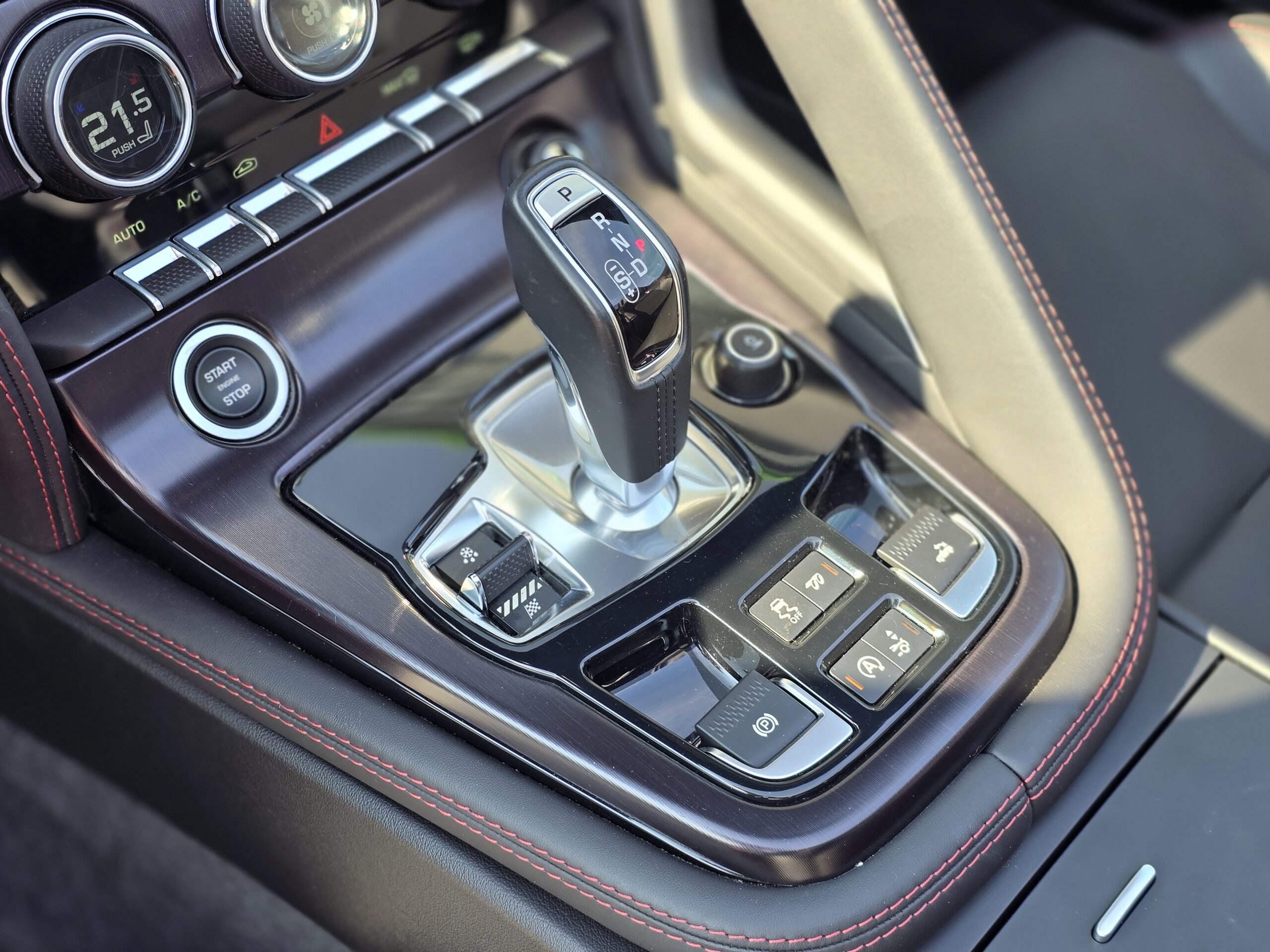 Photo Jaguar F-Type Cabriolet 3.0 V6 Suralimenté 340ch Chequered Flag BVA8