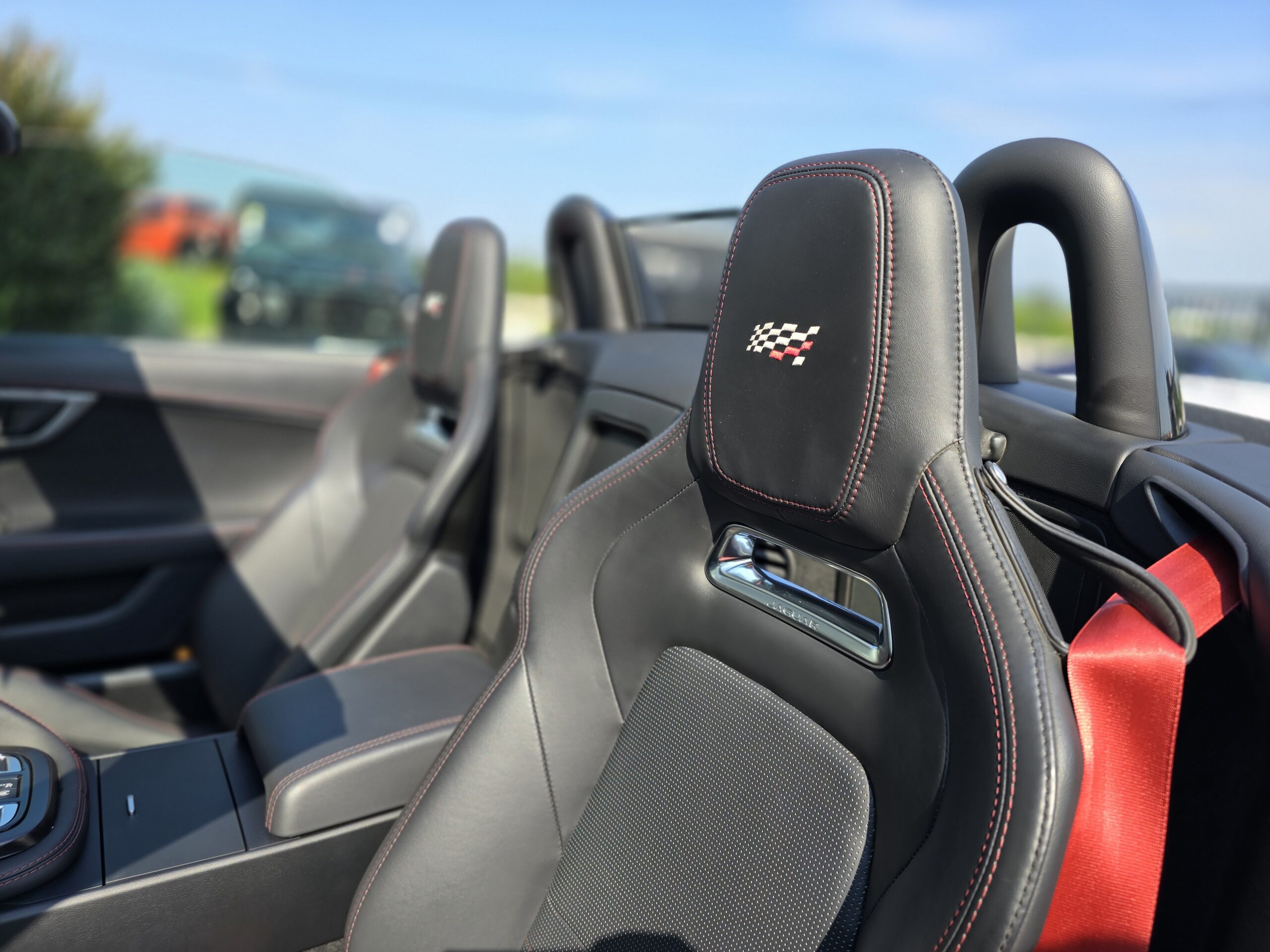 Photo Jaguar F-Type Cabriolet 3.0 V6 Suralimenté 340ch Chequered Flag BVA8