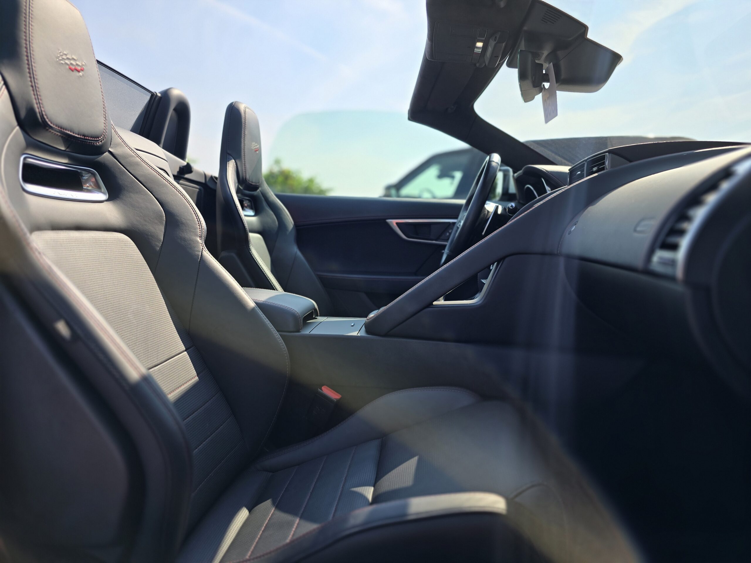 Photo Jaguar F-Type Cabriolet 3.0 V6 Suralimenté 340ch Chequered Flag BVA8
