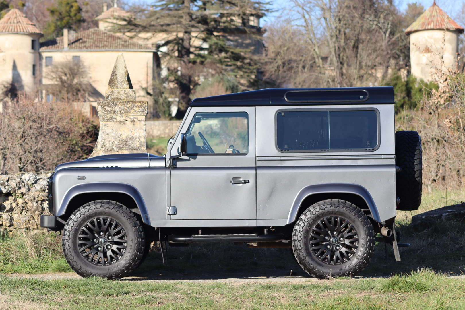 Photo LAND ROVER DEFENDER 90 TD4 SW 2.2 4 PLACES "SE" FULL OPTIONS