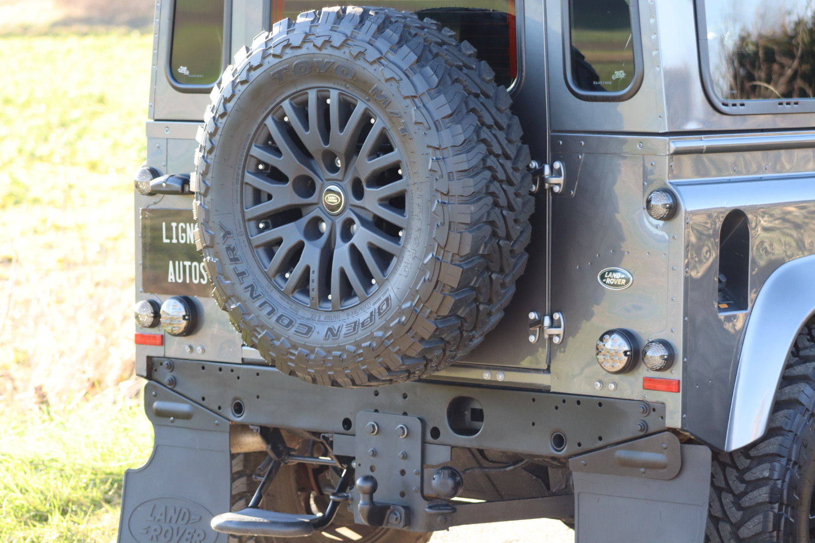 Photo LAND ROVER DEFENDER 90 TD4 SW 2.2 4 PLACES "SE" FULL OPTIONS