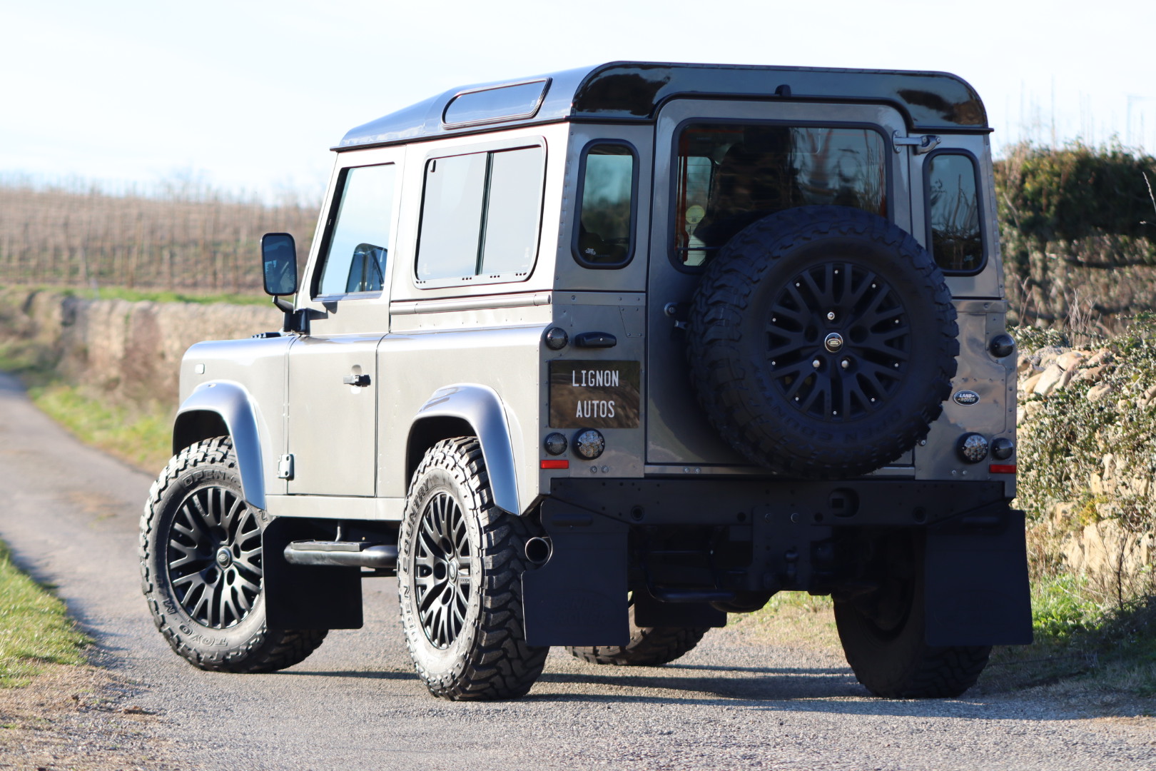 Photo LAND ROVER DEFENDER 90 TD4 SW 2.2 4 PLACES "SE" FULL OPTIONS