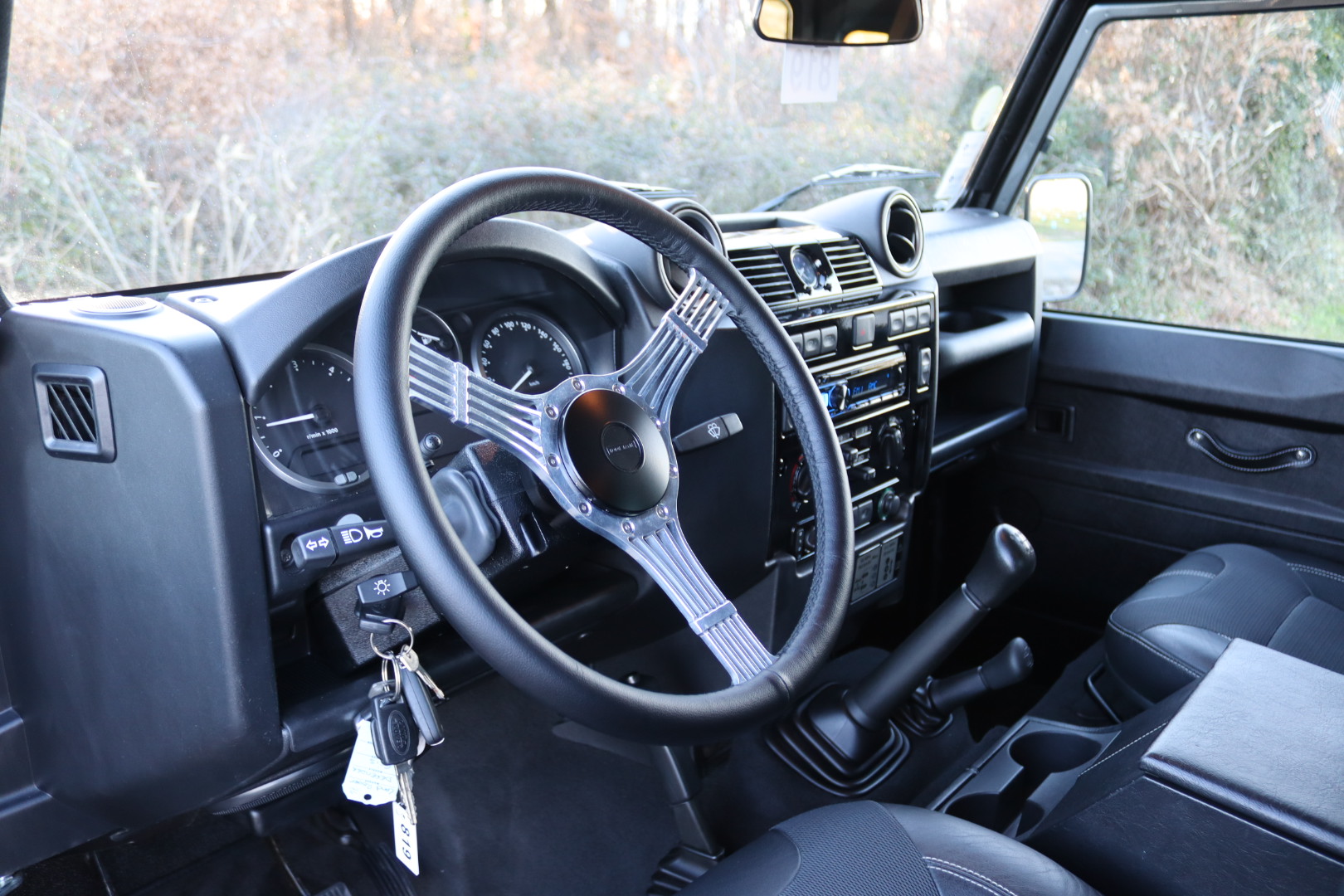 Photo LAND ROVER DEFENDER 90 TD4 SW 2.2 4 PLACES "SE" FULL OPTIONS