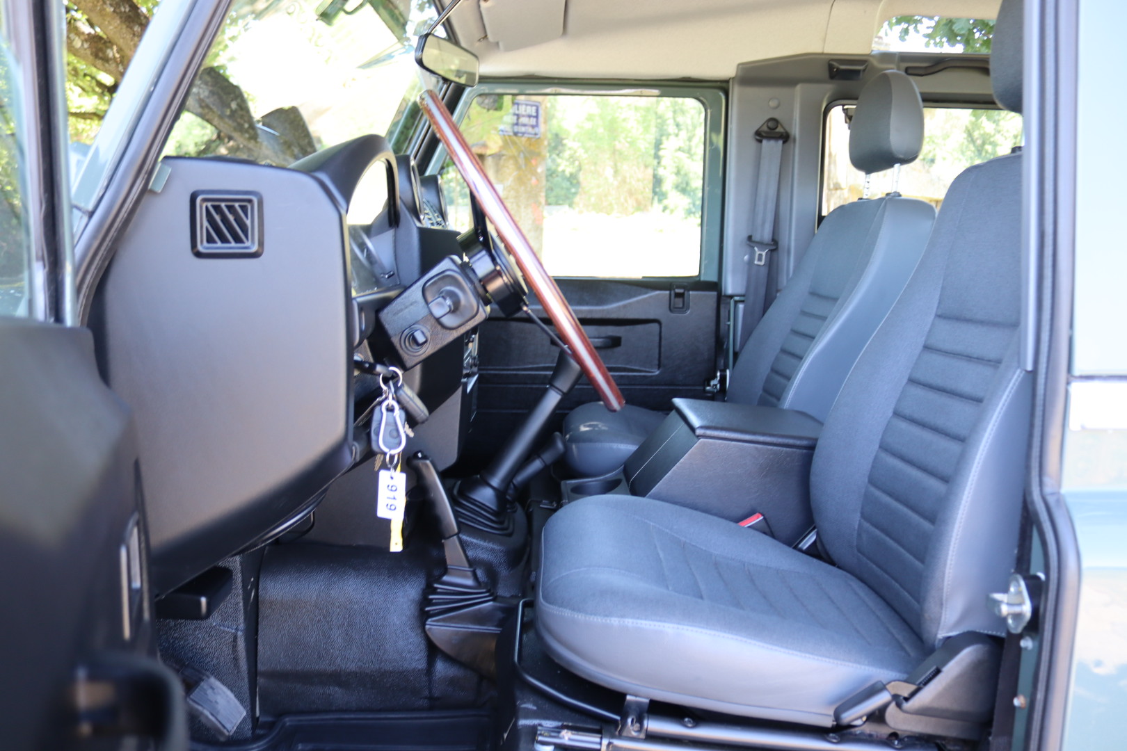 Photo Land Rover Defender 90 Td4 2.2 SW 4 Places "Keswick Green"
