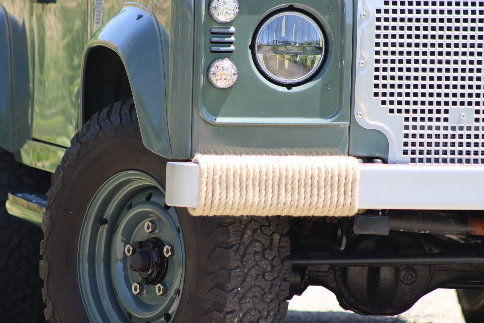 Photo Land Rover Defender 90 Td4 2.2 SW 4 Places "Keswick Green"