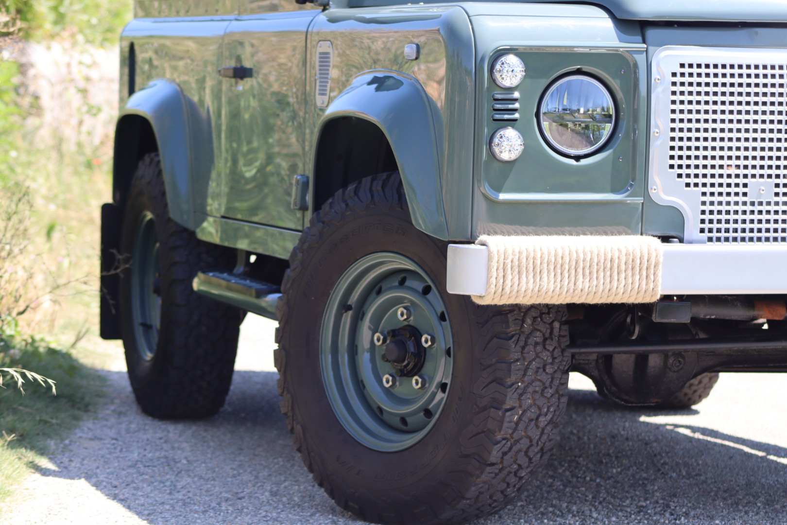 Photo Land Rover Defender 90 Td4 2.2 SW 4 Places "Keswick Green"