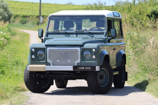 919 Land Rover Defender 90 Td4 2.2 SW 4 Places « Keswick Green »
