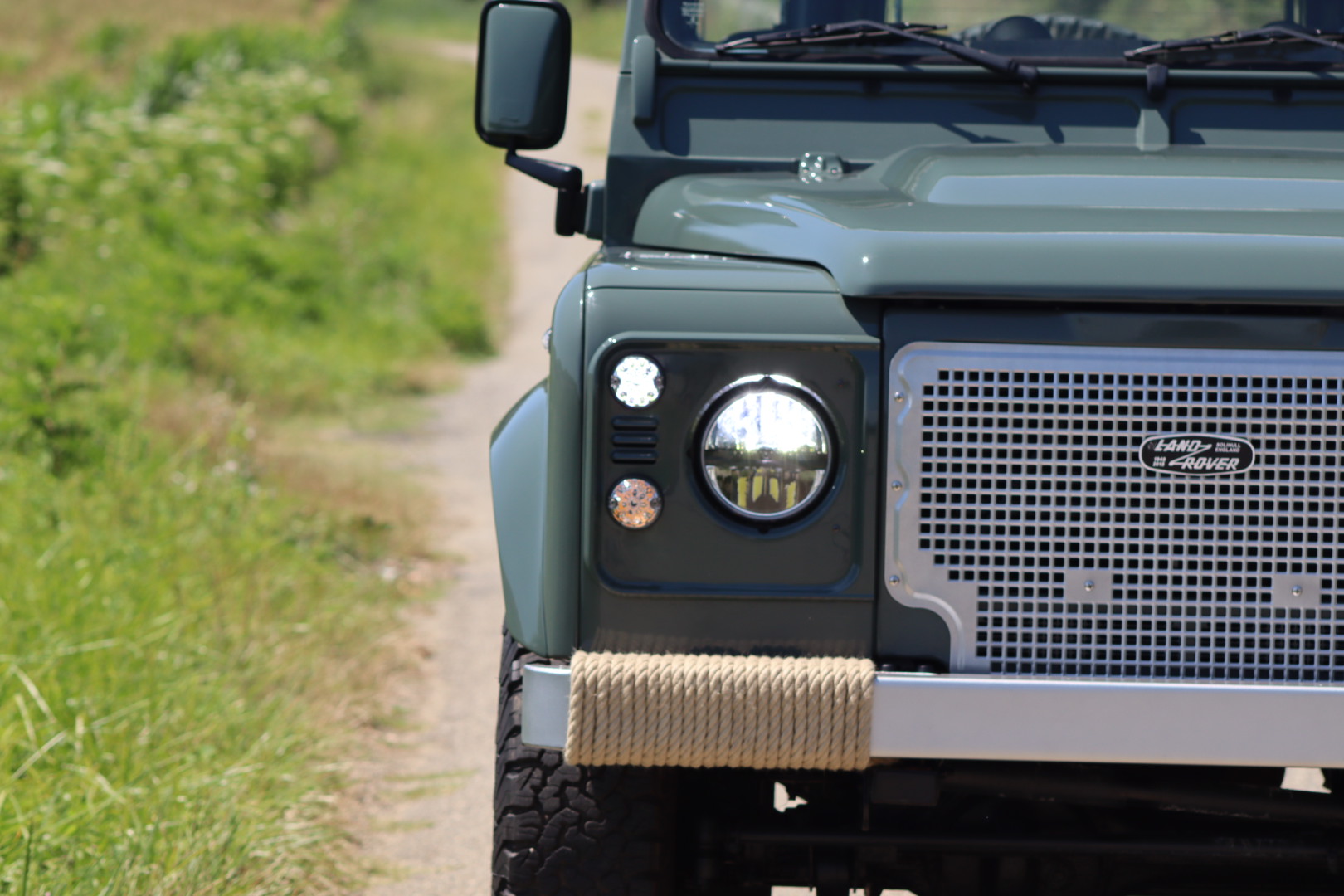 Photo Land Rover Defender 90 Td4 2.2 SW 4 Places "Keswick Green"