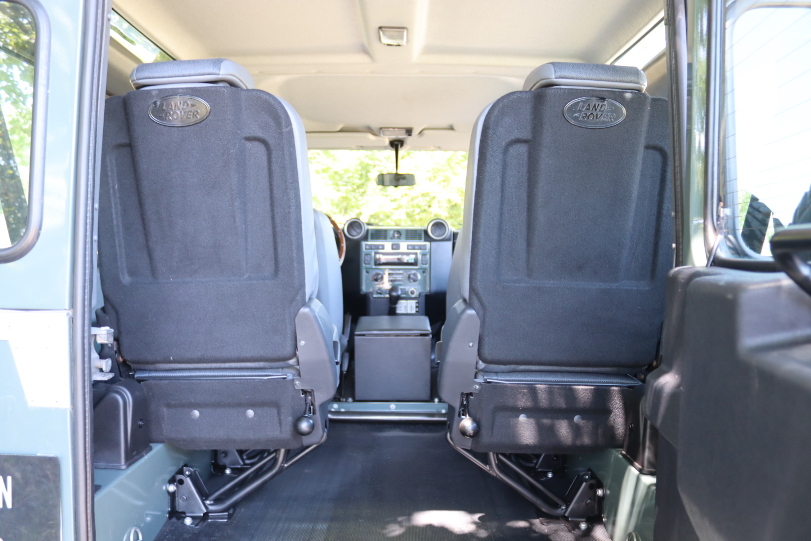 Photo Land Rover Defender 90 Td4 2.2 SW 4 Places "Keswick Green"