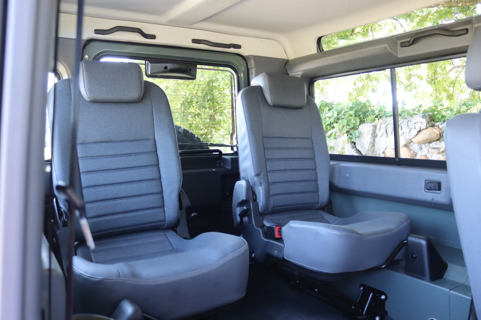 Photo Land Rover Defender 90 Td4 2.2 SW 4 Places "Keswick Green"
