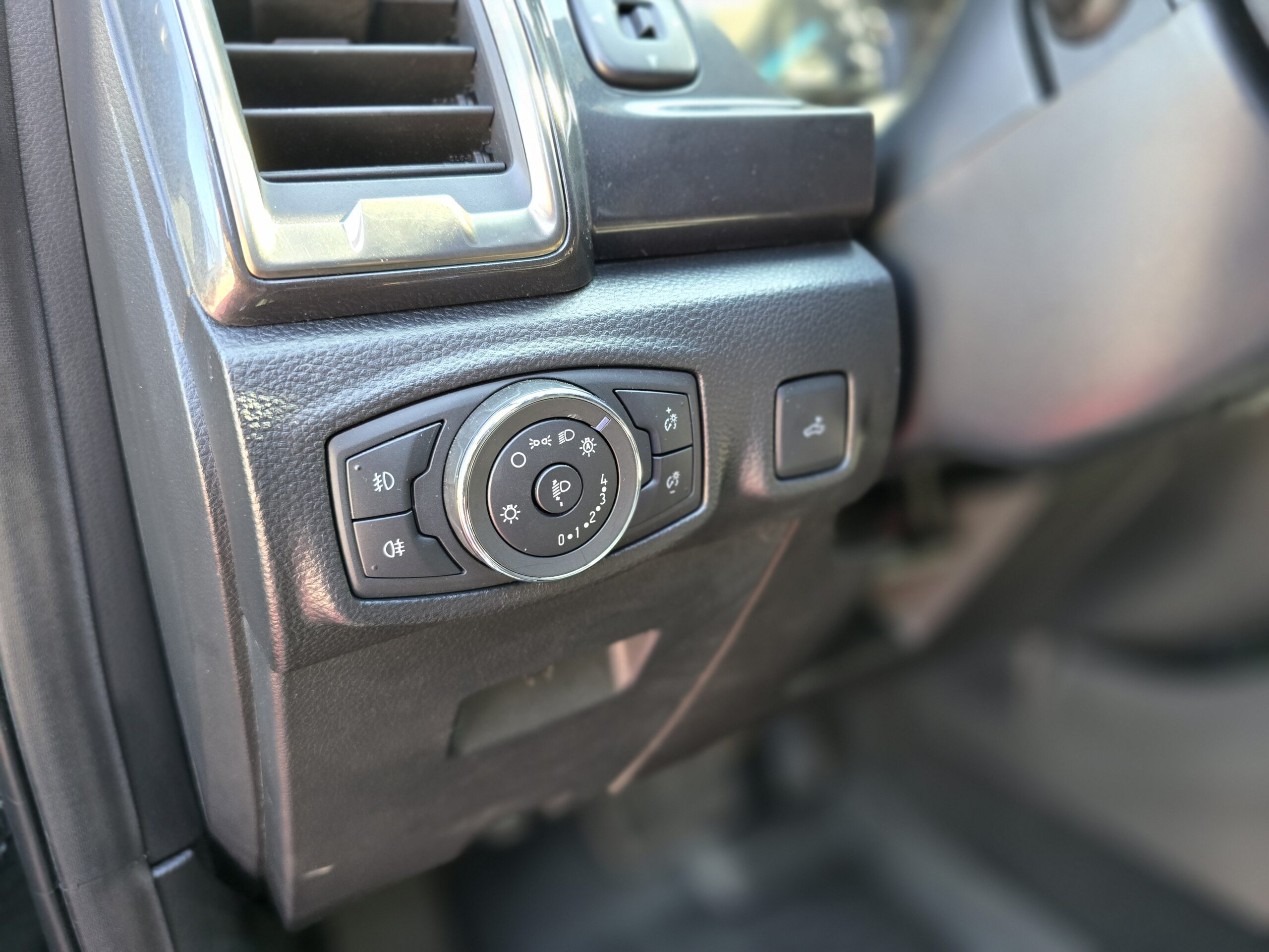 Photo Ford Ranger Double Cabine Wildtrak 2.0 Ecoblue 213 BVA10 TVA RECUPERABLE