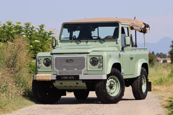 988 Land Rover Defender 90 Soft Top 2 Places 2.4l « Grasmere Green » TVA RECUPERABLE