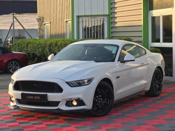 982 Ford Mustang Fastback GT 5.0l V8 421 Premium « Black Shadow »