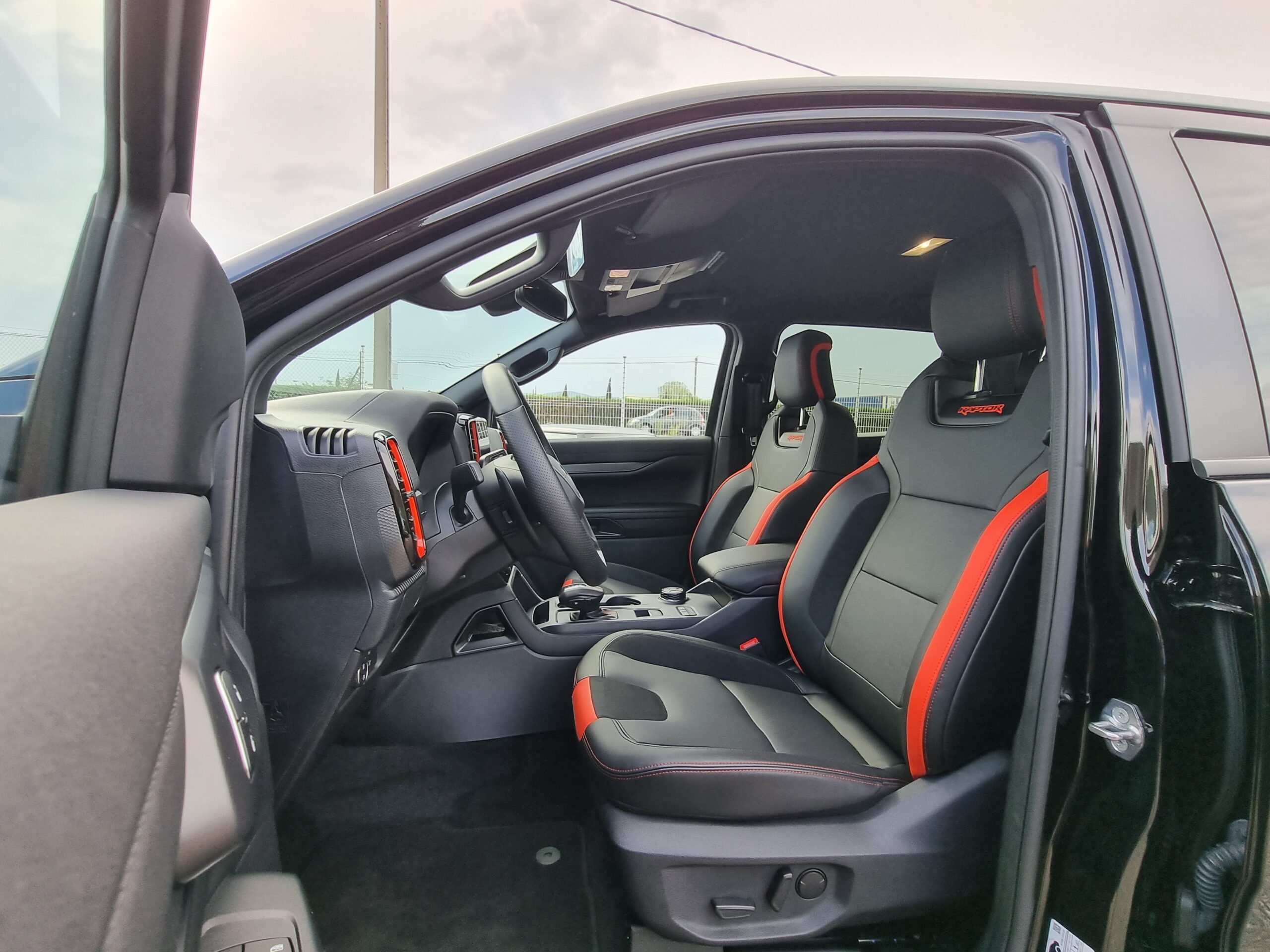 Photo Ford Ranger Raptor 3.0l Ecoboost V6 292cv 2024 PAS DE MALUS 4 PLACES TVA RECUPERABLE Disponible Immédiatement
