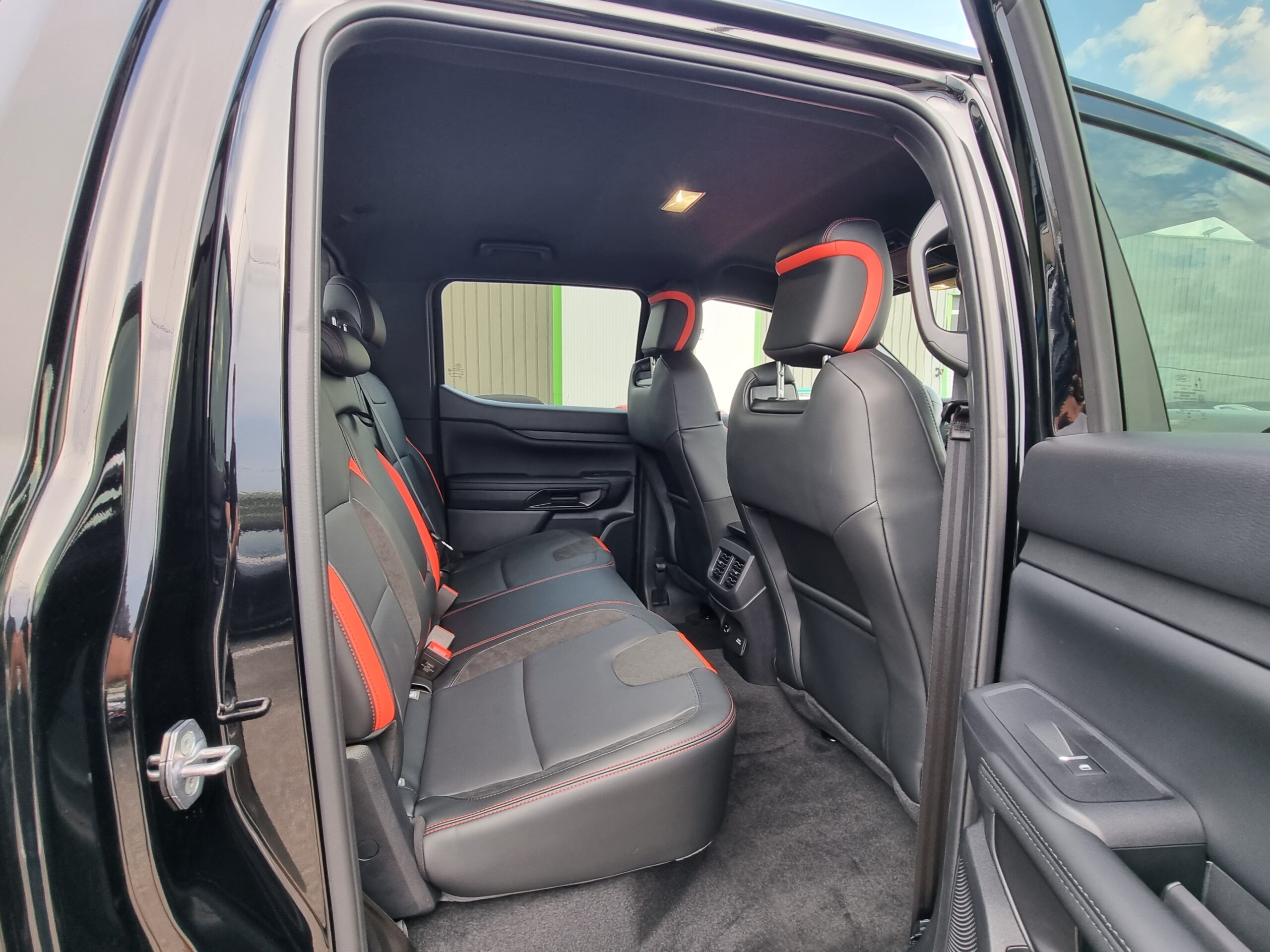 Photo Ford Ranger Raptor 3.0l Ecoboost V6 292cv 2024 PAS DE MALUS 4 PLACES TVA RECUPERABLE Disponible Immédiatement