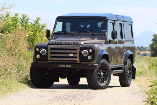 978 Land Rover Defender 110 2.2 Td4 SW 7 Places X-Tech