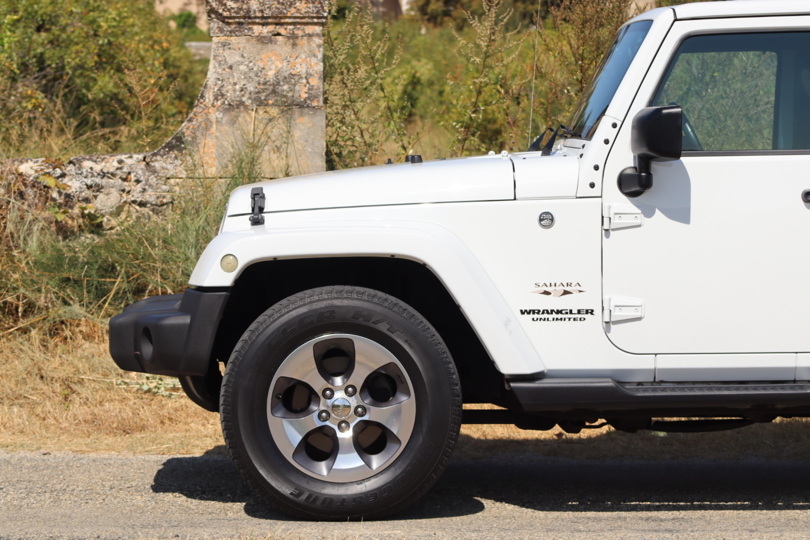 Photo Jeep Wrangler Unlimited Sahara 3.6 v6 284 ch avec la bache pour l'été