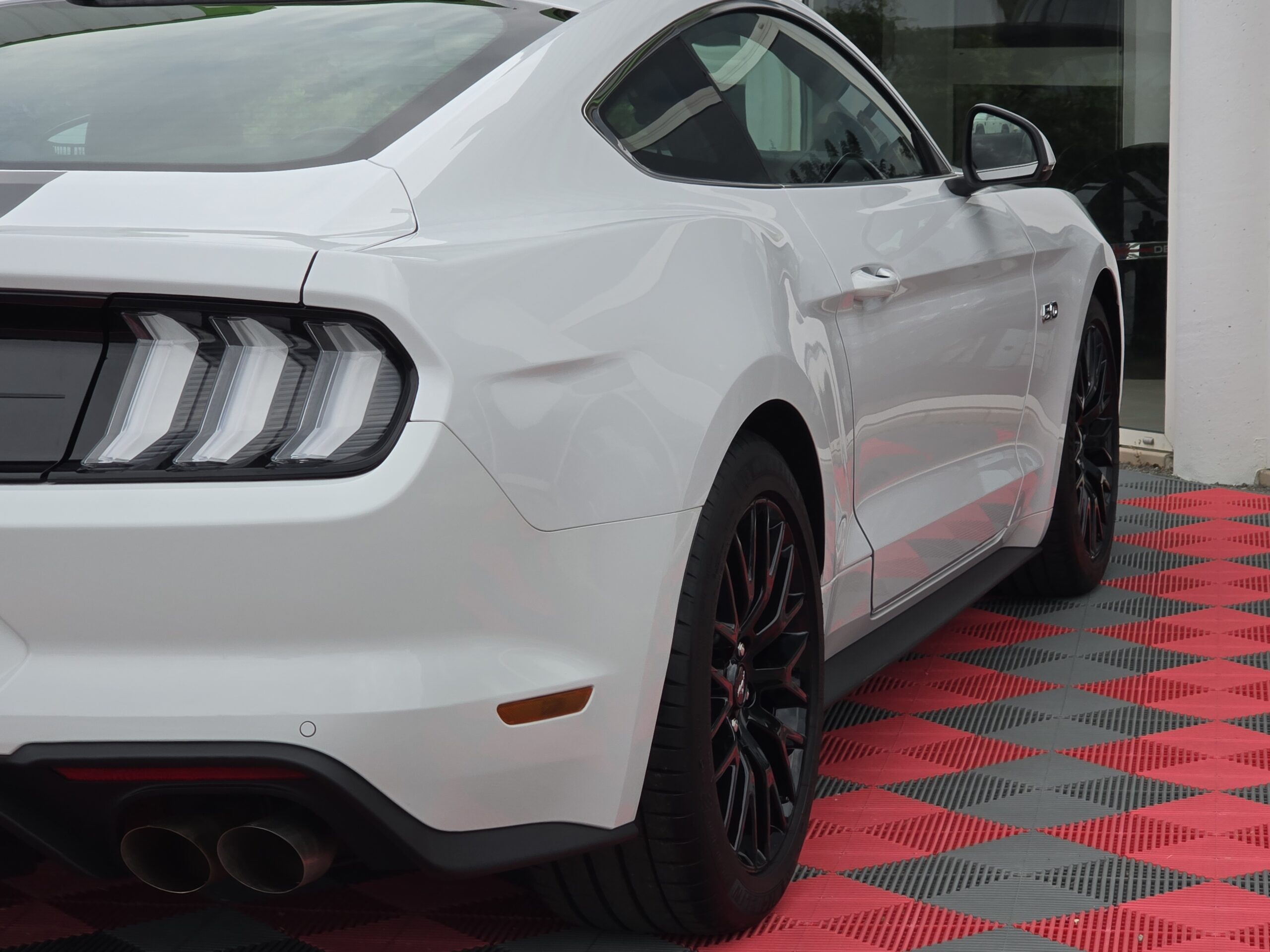 Photo Ford Mustang V8 Fastback Gt 450ch Bva10 Premium + Magneride
