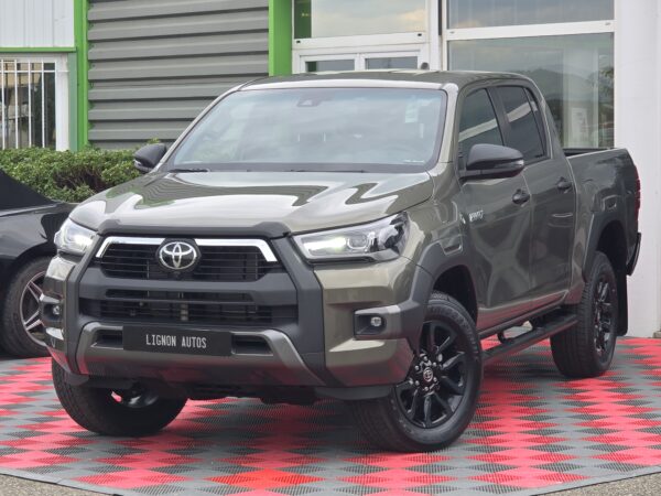 1007 Toyota Hilux 4 places 2.8 204 D-4d Double Cabine Invincible 4WD 2024 Full Option Attelage/Caméra 360°/Cuir/Boite automatique