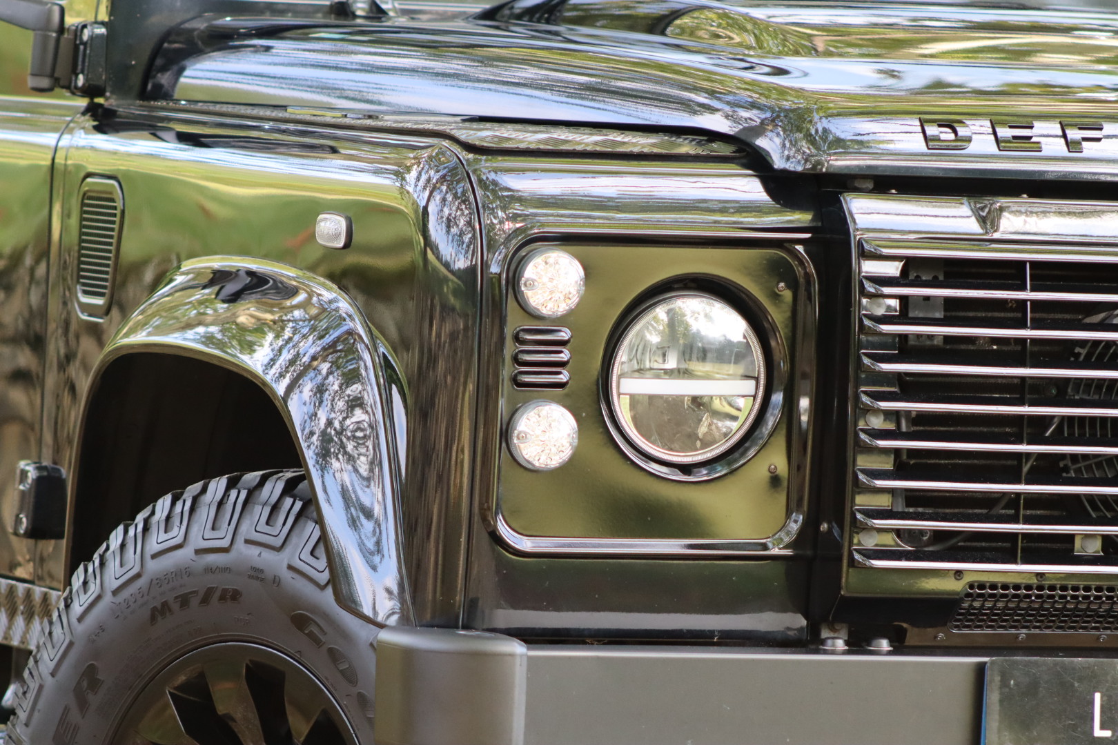 Land Rover Defender 90 td4 sw 4 places "SE"