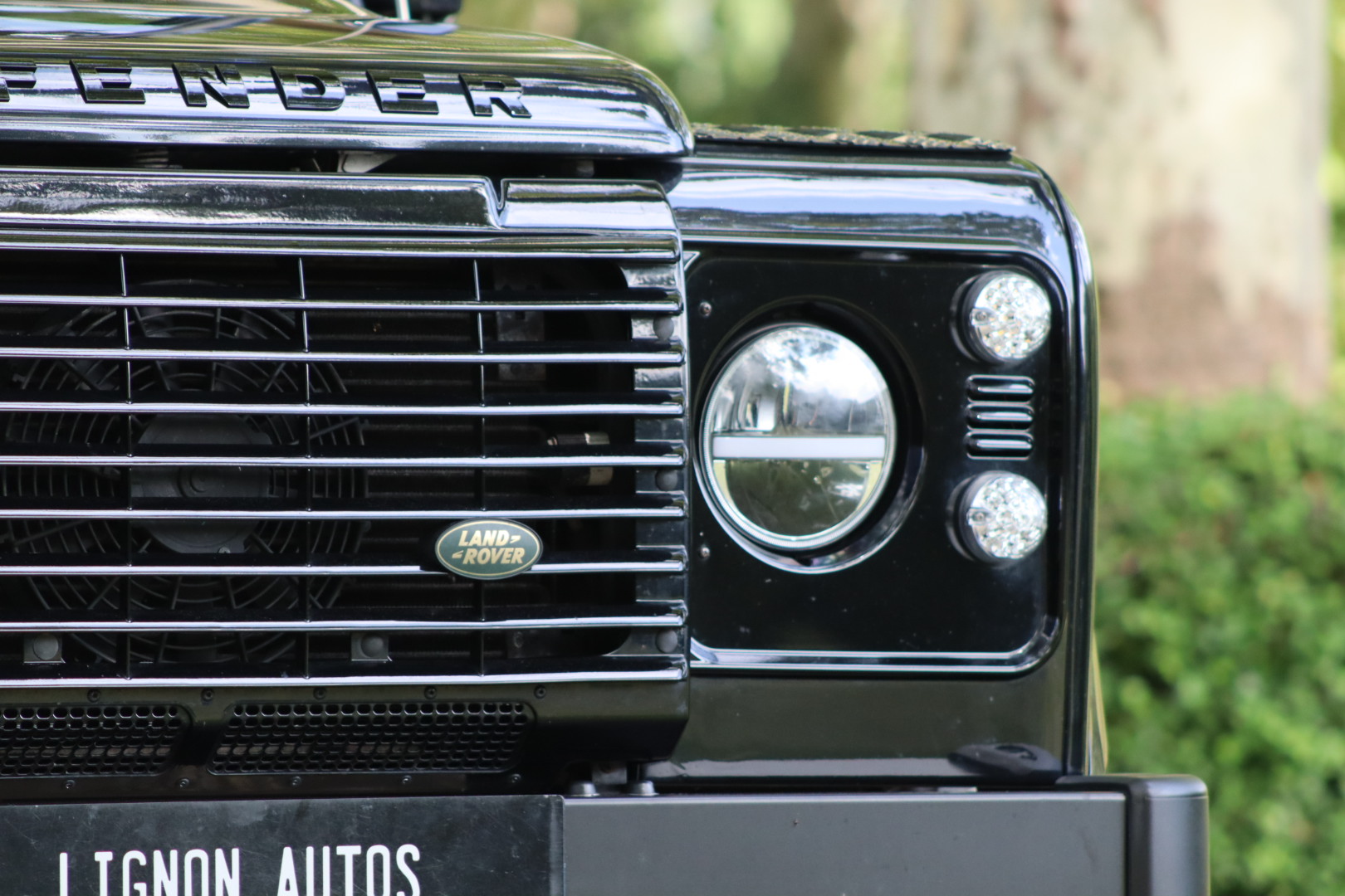 Photo Land Rover Defender 90 td4 sw 4 places "SE"