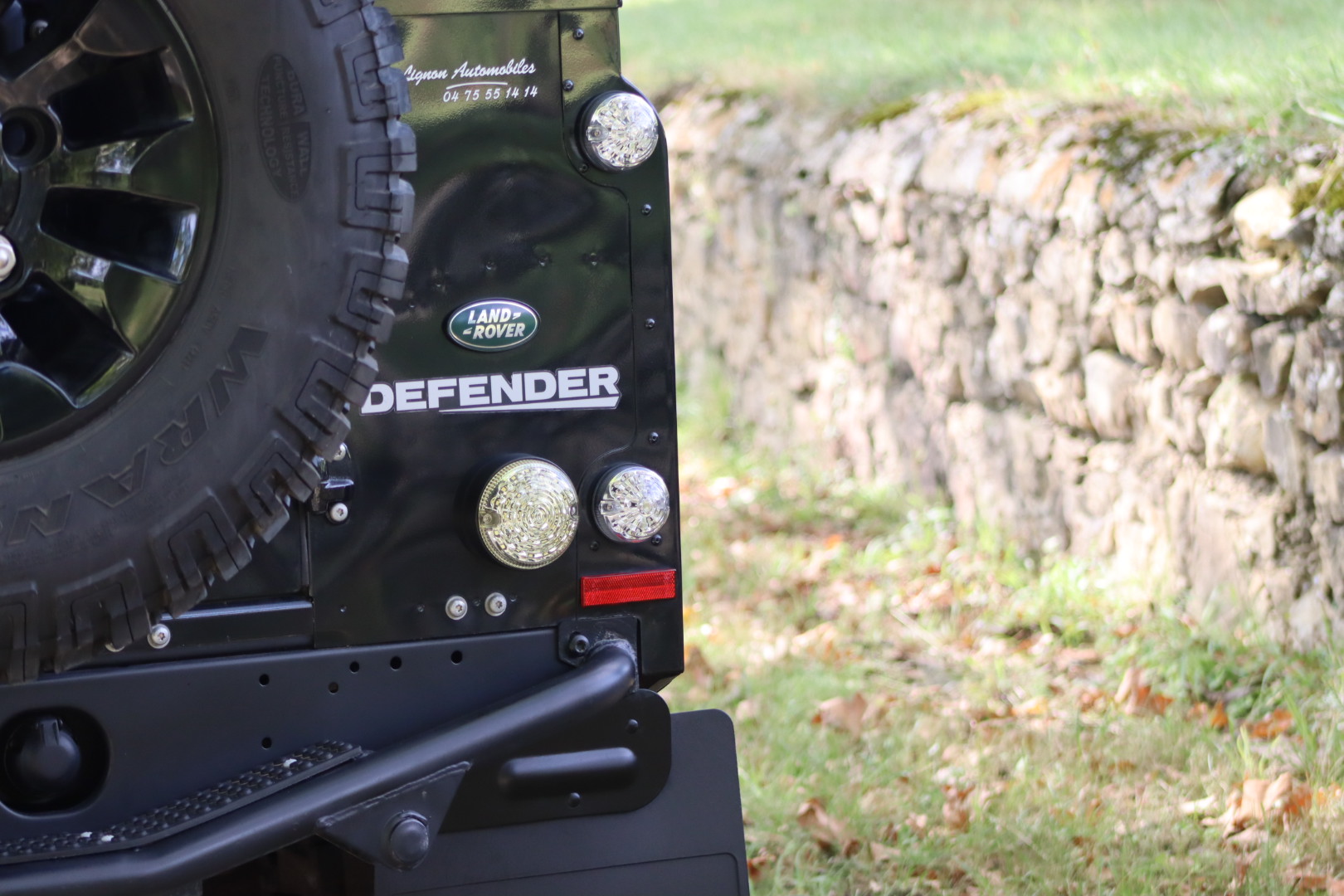 Photo Land Rover Defender 90 td4 sw 4 places "SE"