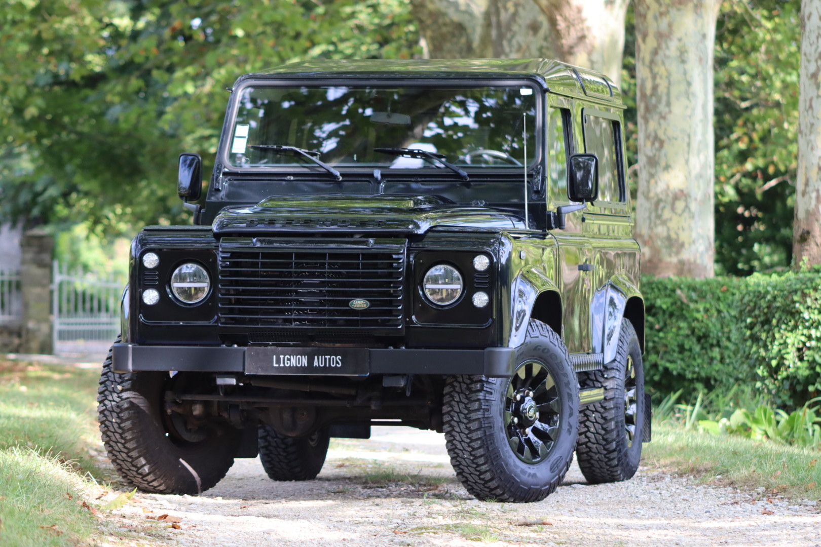 Photo Land Rover Defender 90 td4 sw 4 places "SE"