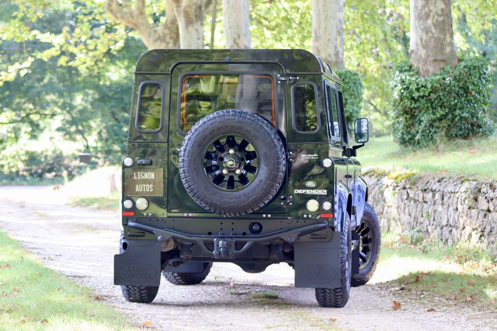 Photo Land Rover Defender 90 td4 sw 4 places "SE"