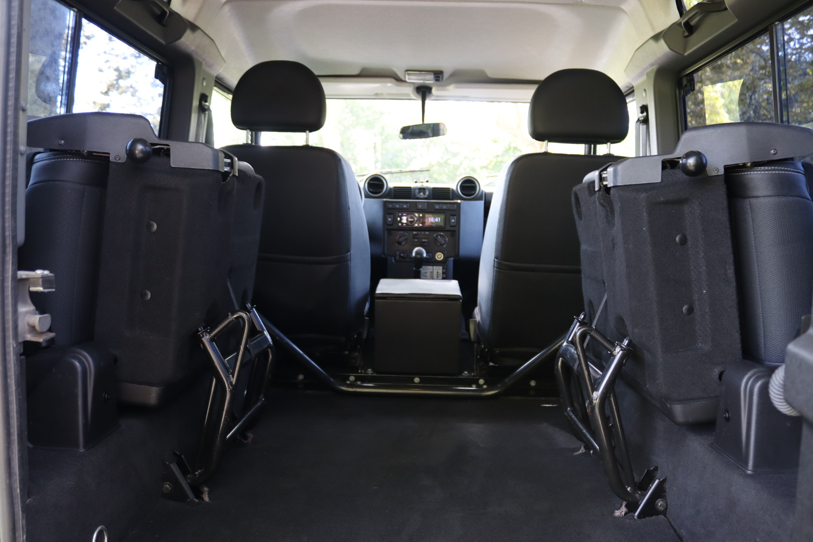 Photo Land Rover Defender 90 td4 sw 4 places "SE"