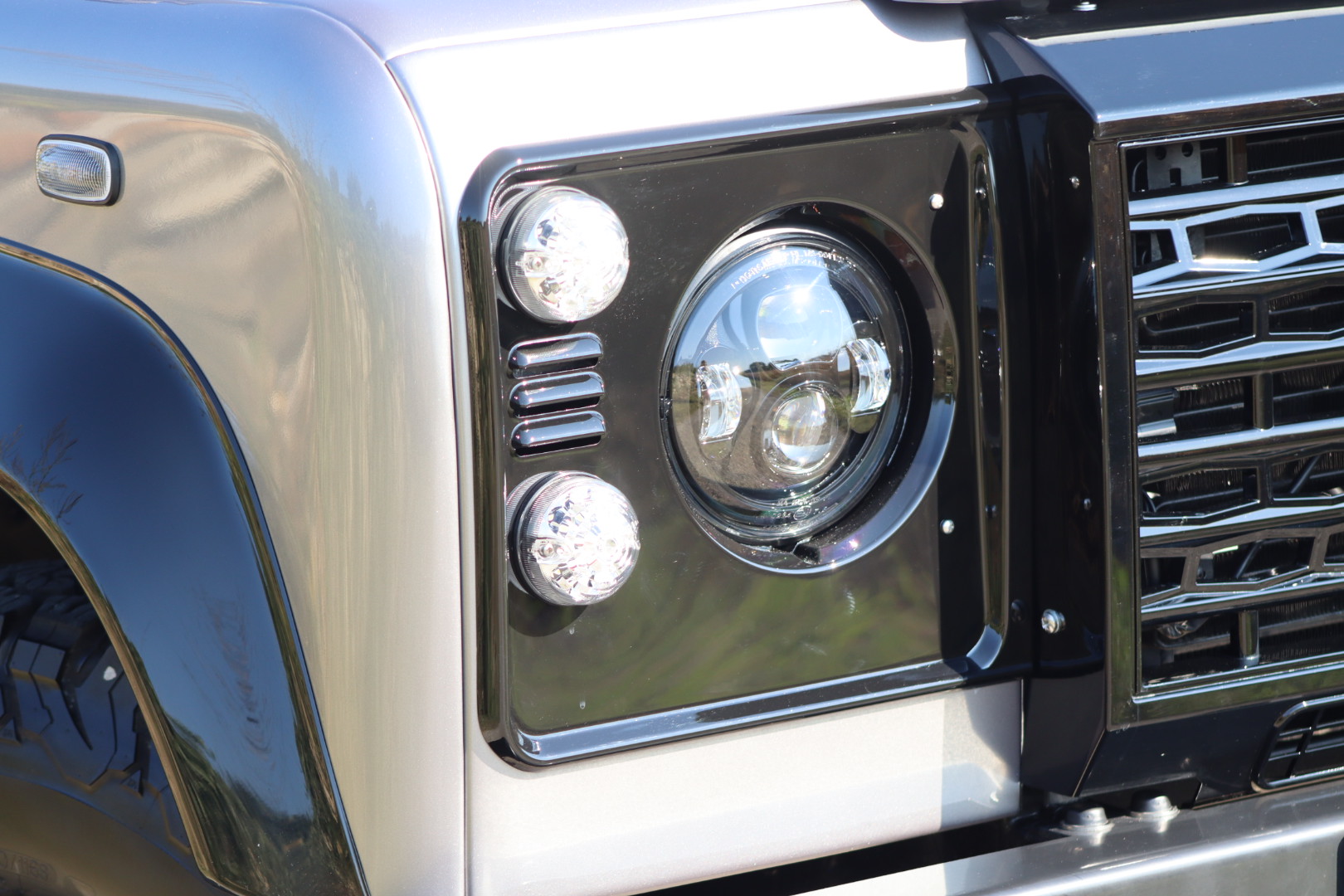 Photo Land Rover Defender 90 td4 2.2 Hard Top Utilitaire "SE"