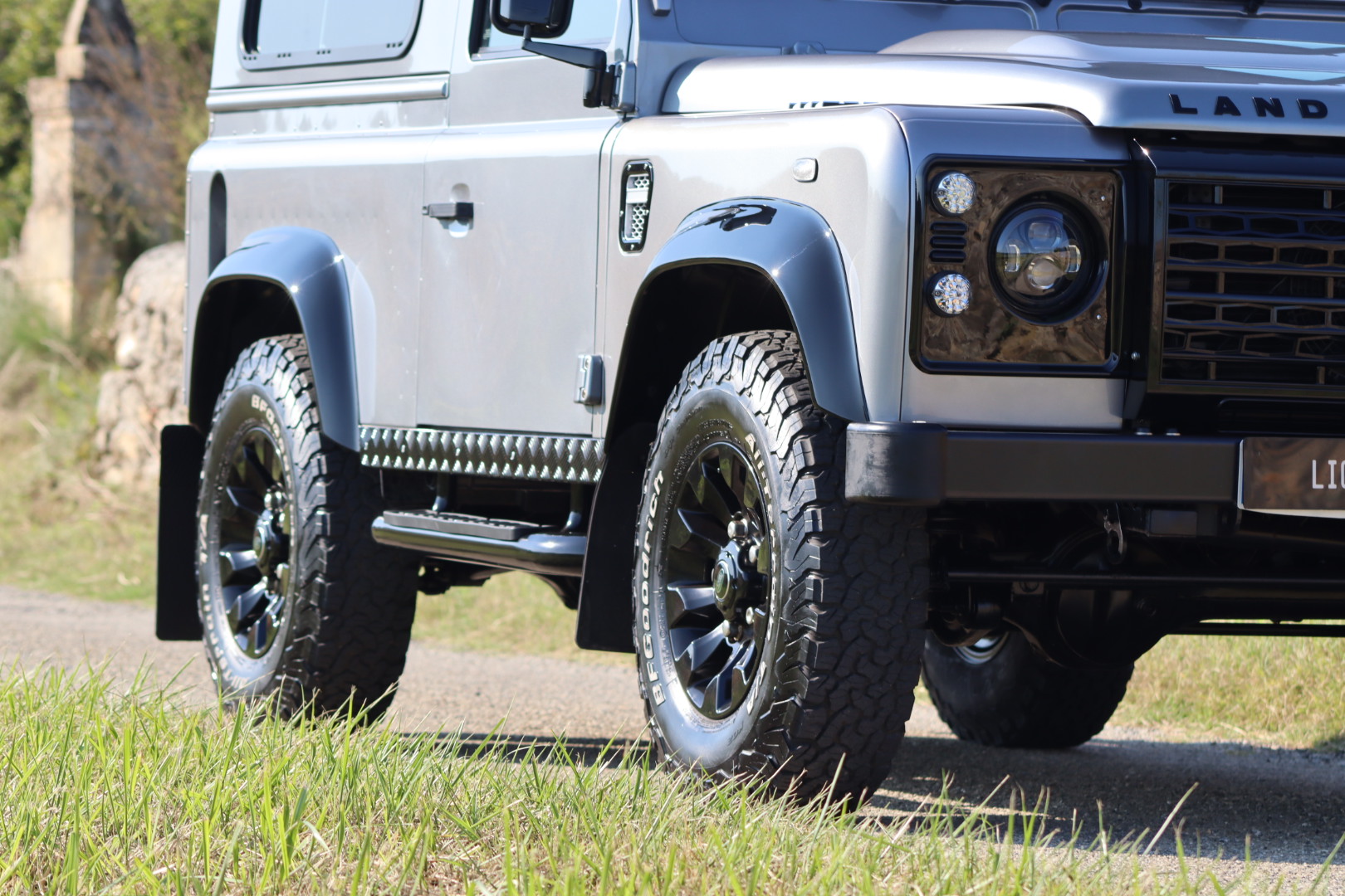 Photo Land Rover Defender 90 td4 2.2 Hard Top Utilitaire "SE"