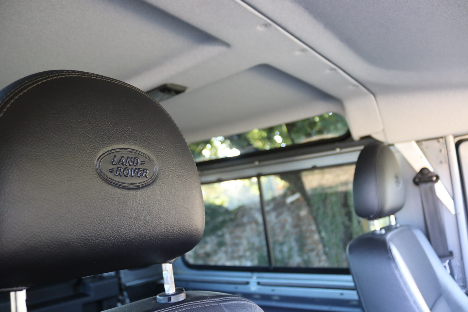 Photo Land Rover Defender 90 td4 2.2 Hard Top Utilitaire "SE"