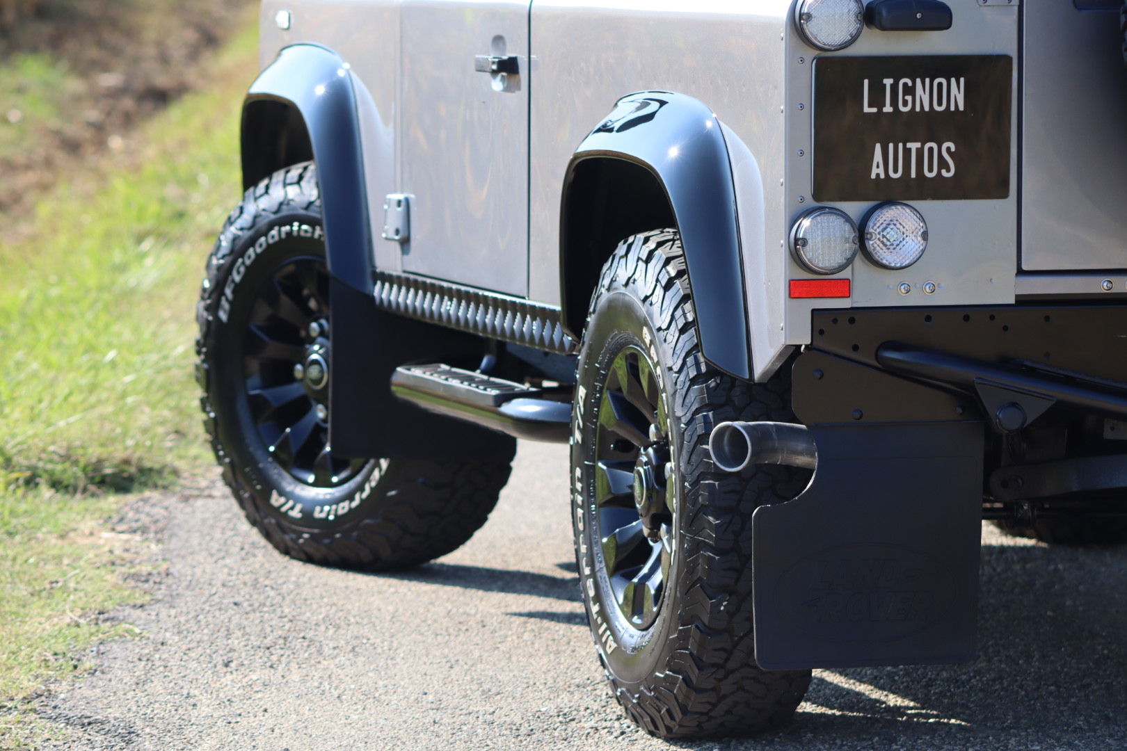 Photo Land Rover Defender 90 td4 2.2 Hard Top Utilitaire "SE"