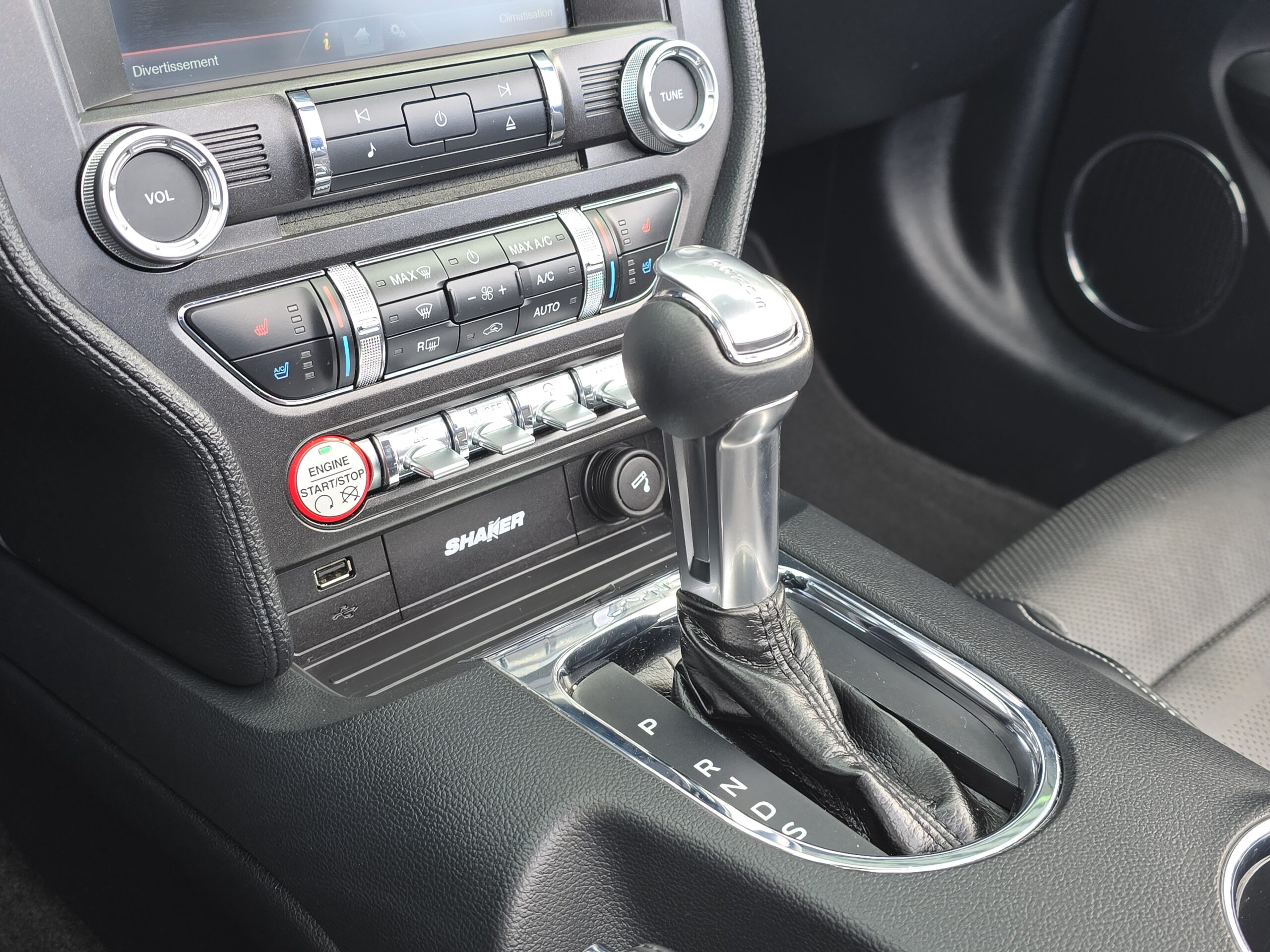 Photo Ford Mustang GT 5.0 v8 Cabriolet 421 BVA