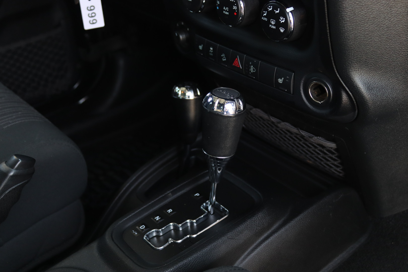Photo Jeep Wrangler 3 portes 3.6 v6 Pentastar 284ch