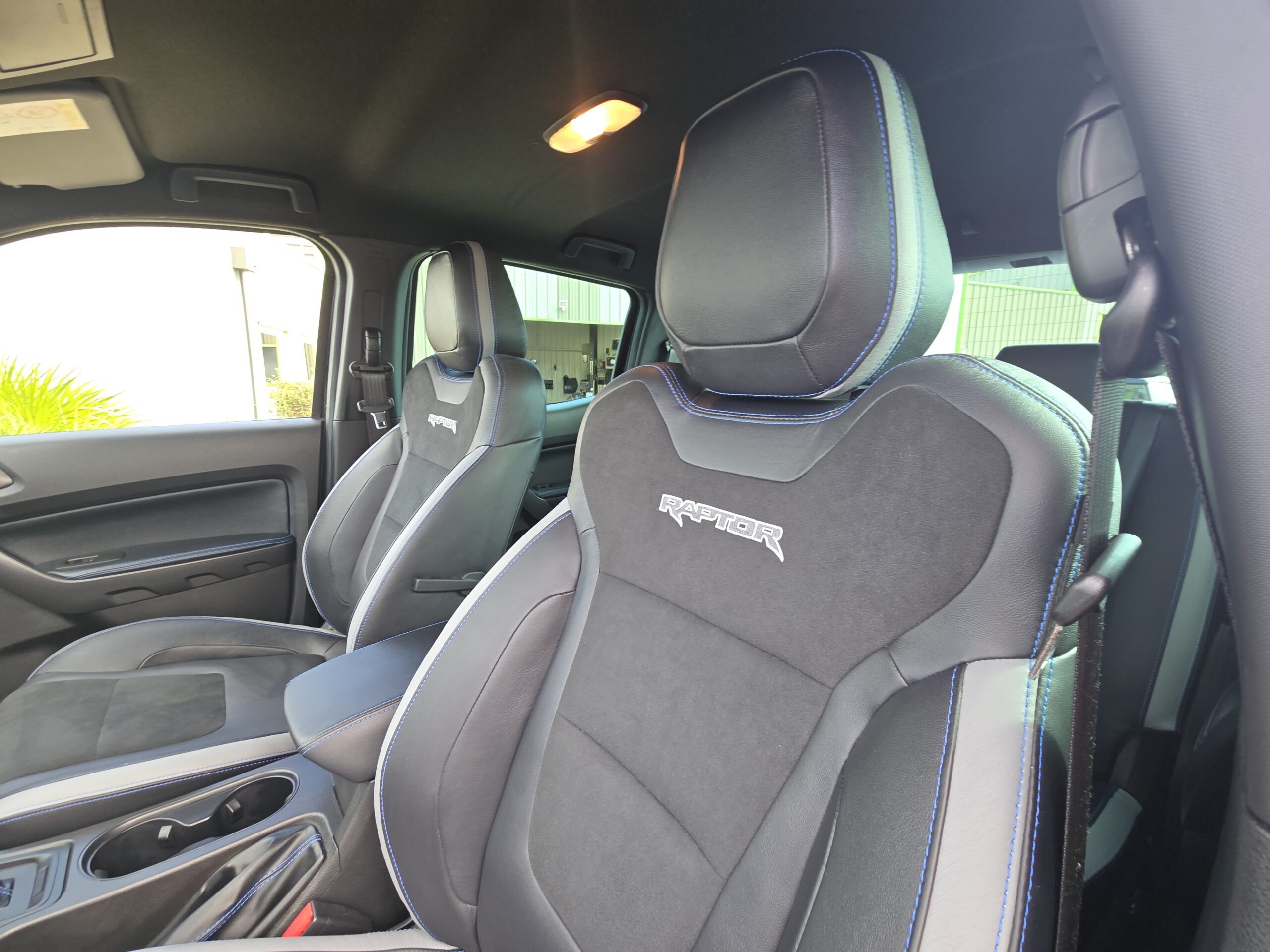 Photo Ford Ranger Raptor Double Cabine 2.0 TDCi 213 EcoBlue BVA10 TVA RECUPERABLE
