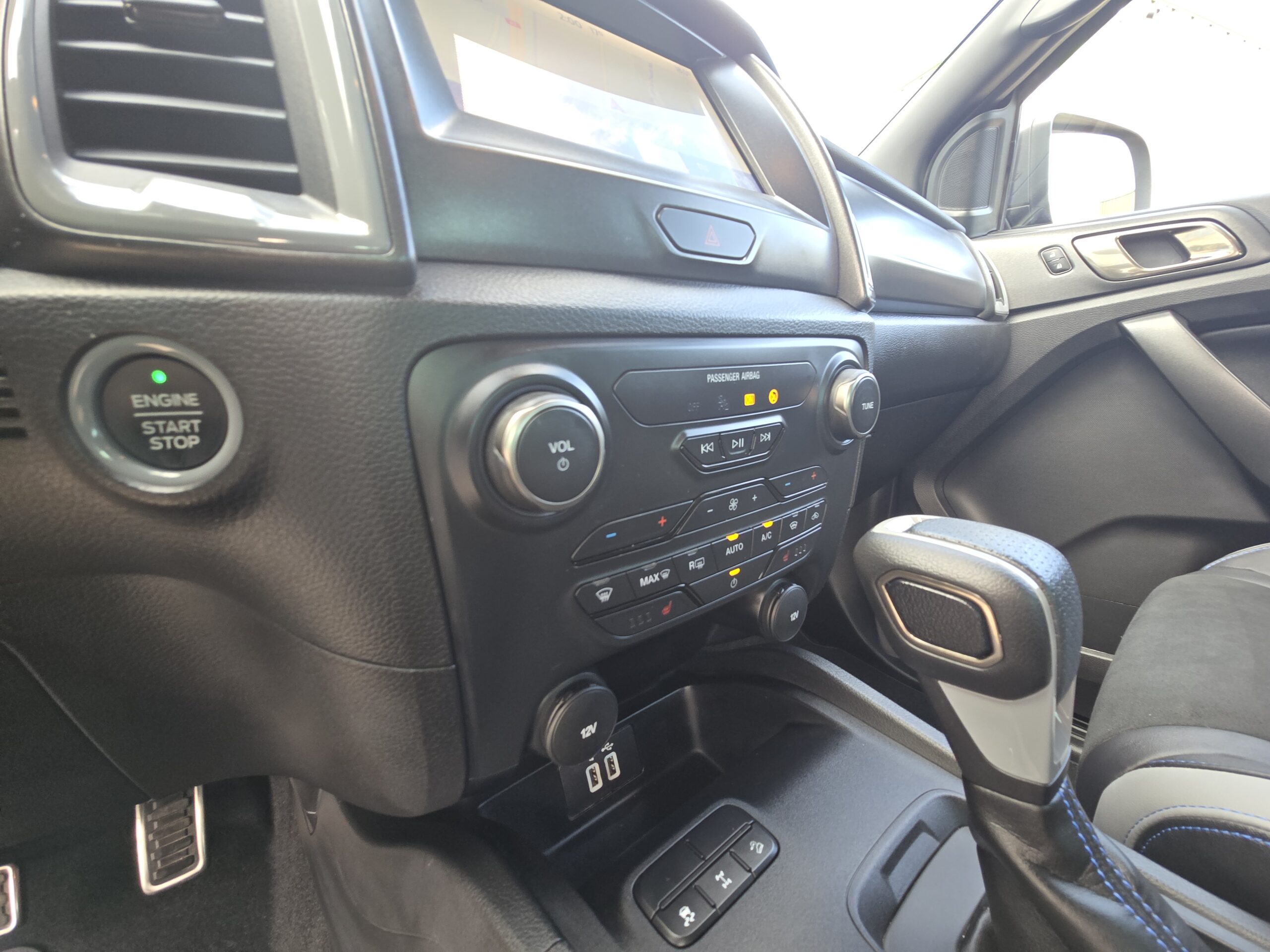 Photo Ford Ranger Raptor Double Cabine 2.0 TDCi 213 EcoBlue BVA10 TVA RECUPERABLE