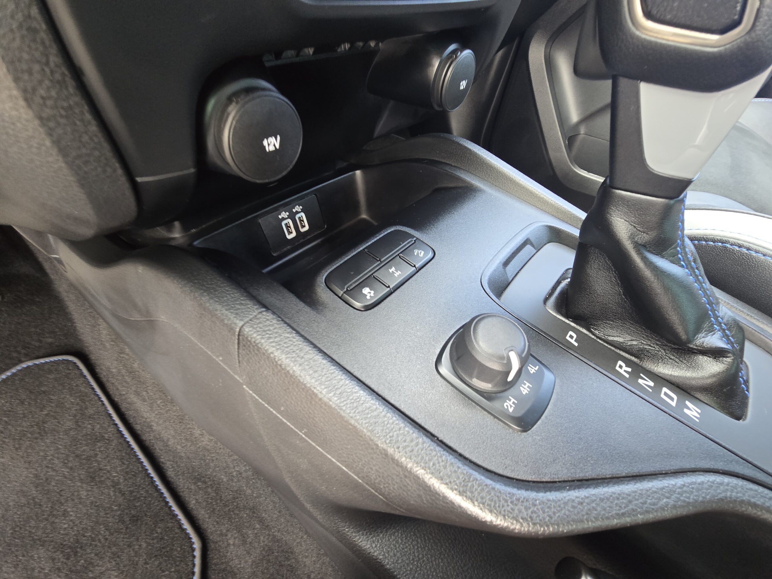 Photo Ford Ranger Raptor Double Cabine 2.0 TDCi 213 EcoBlue BVA10 TVA RECUPERABLE