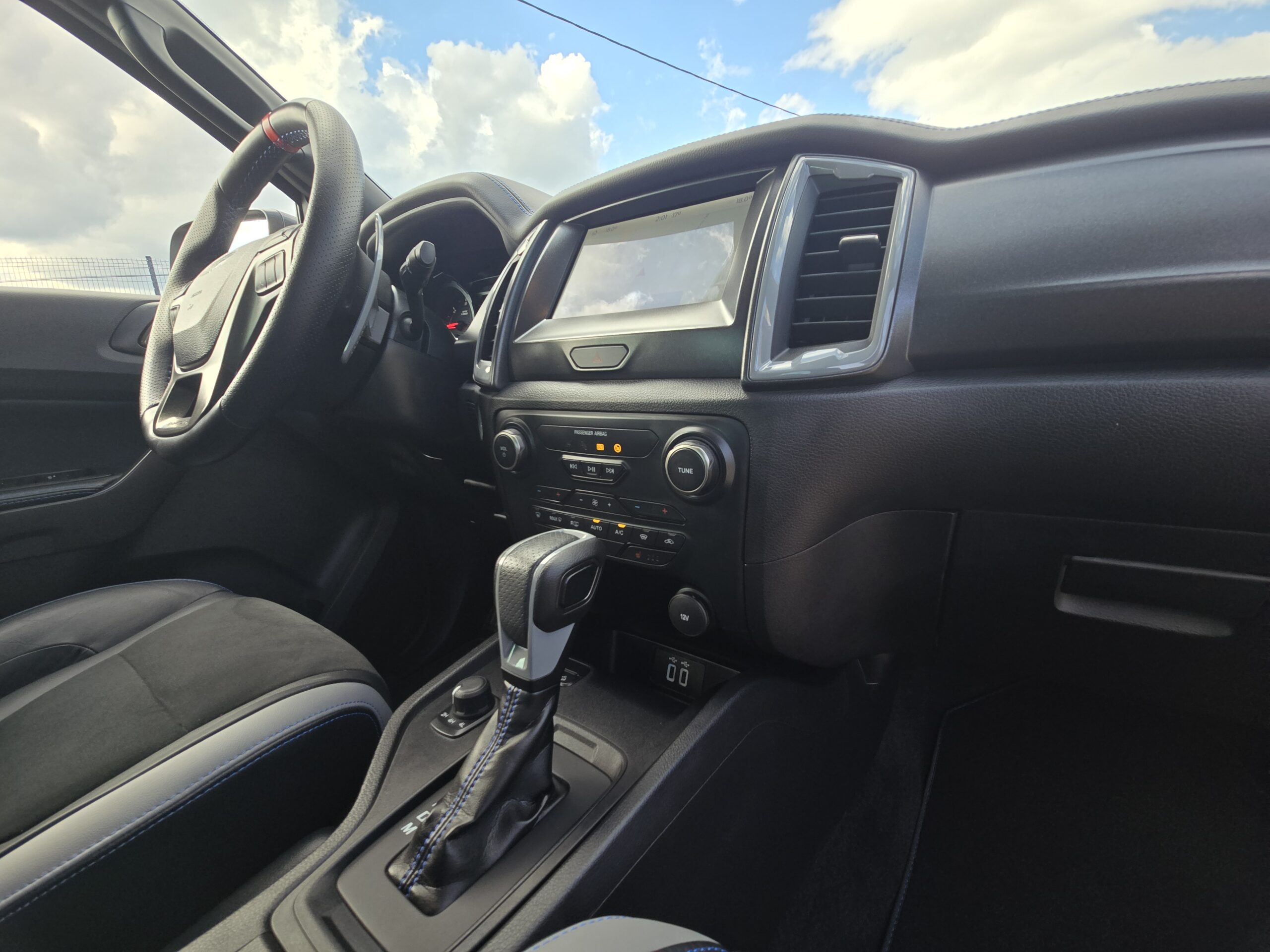 Photo Ford Ranger Raptor Double Cabine 2.0 TDCi 213 EcoBlue BVA10 TVA RECUPERABLE