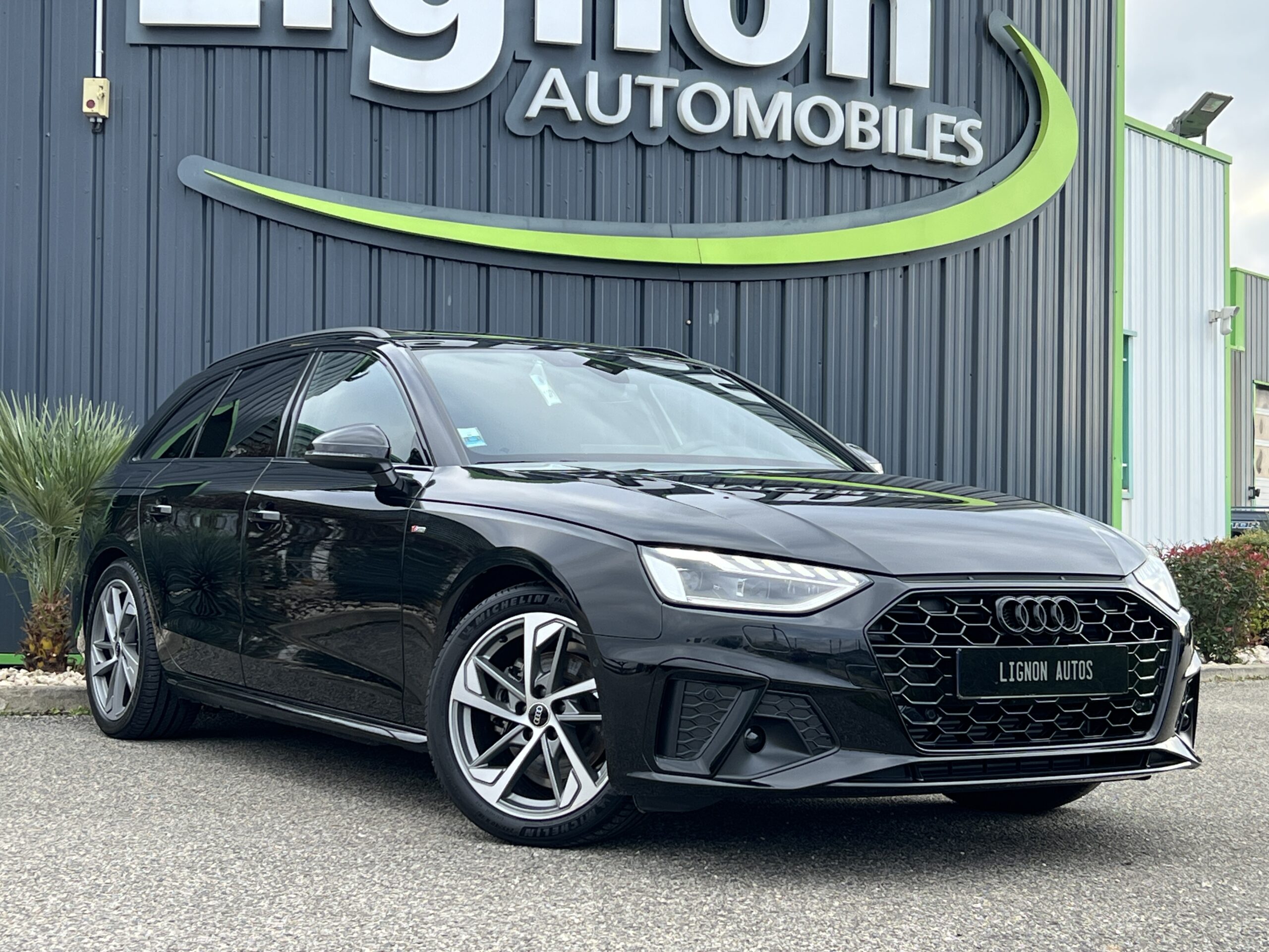 Photo Audi A4 Avant 35 TFSI 150 ch S-TRONIC 7  S-Line Origine France 1ère main