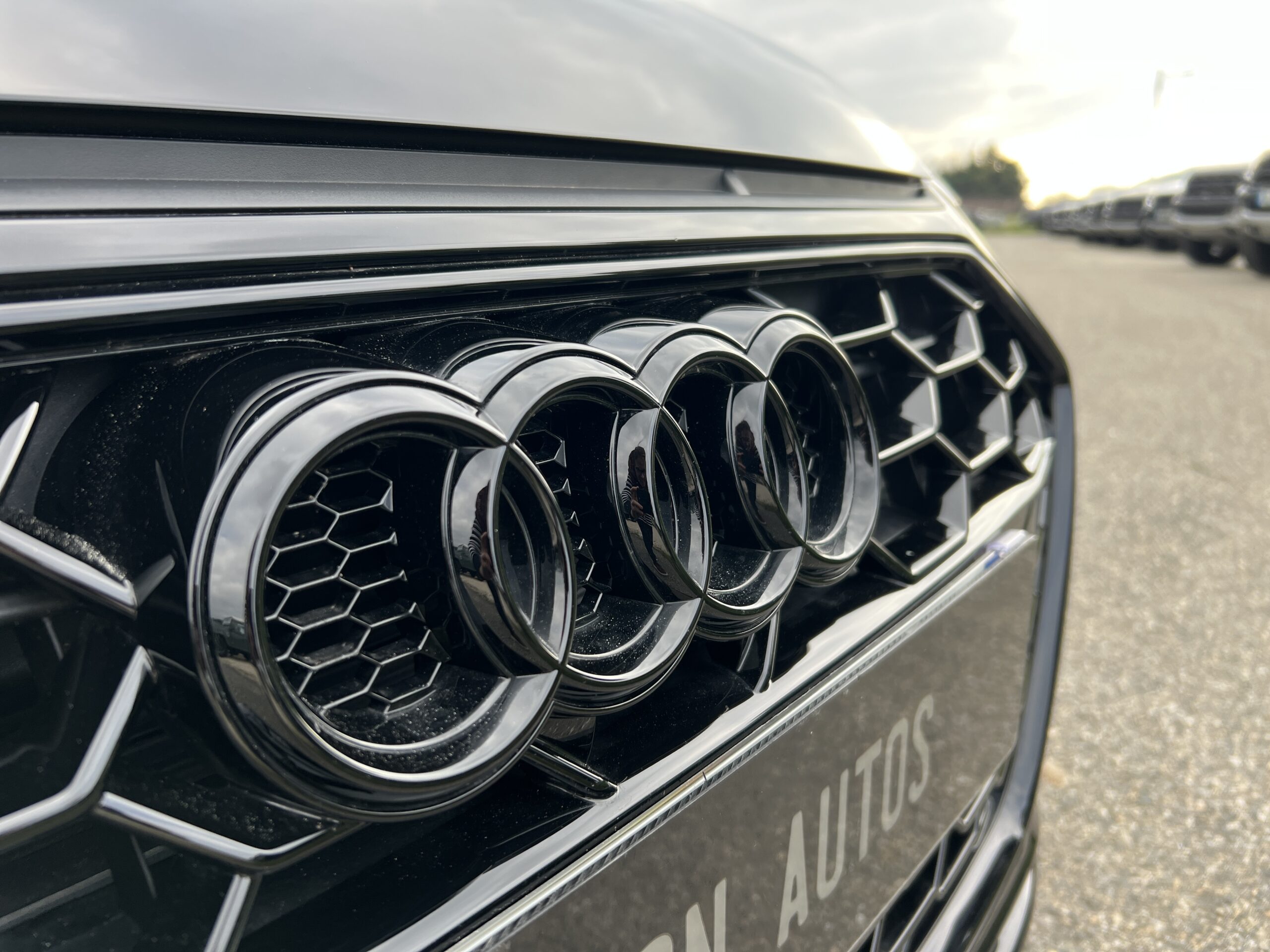 Photo Audi A4 Avant 35 TFSI 150 ch S-TRONIC 7  S-Line Origine France 1ère main