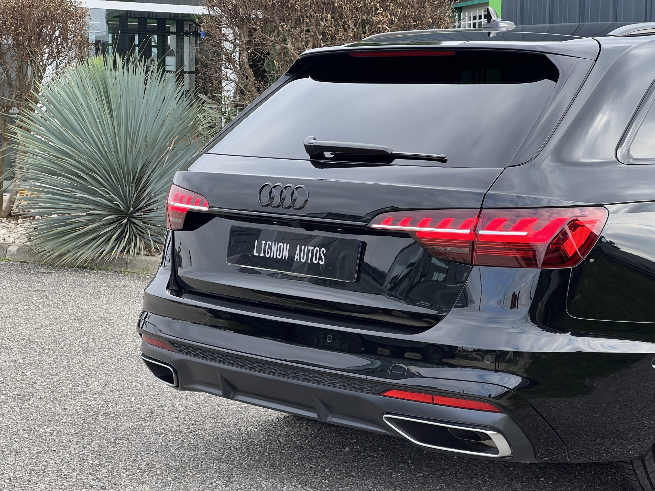 Photo Audi A4 Avant 35 TFSI 150 ch S-TRONIC 7  S-Line Origine France 1ère main