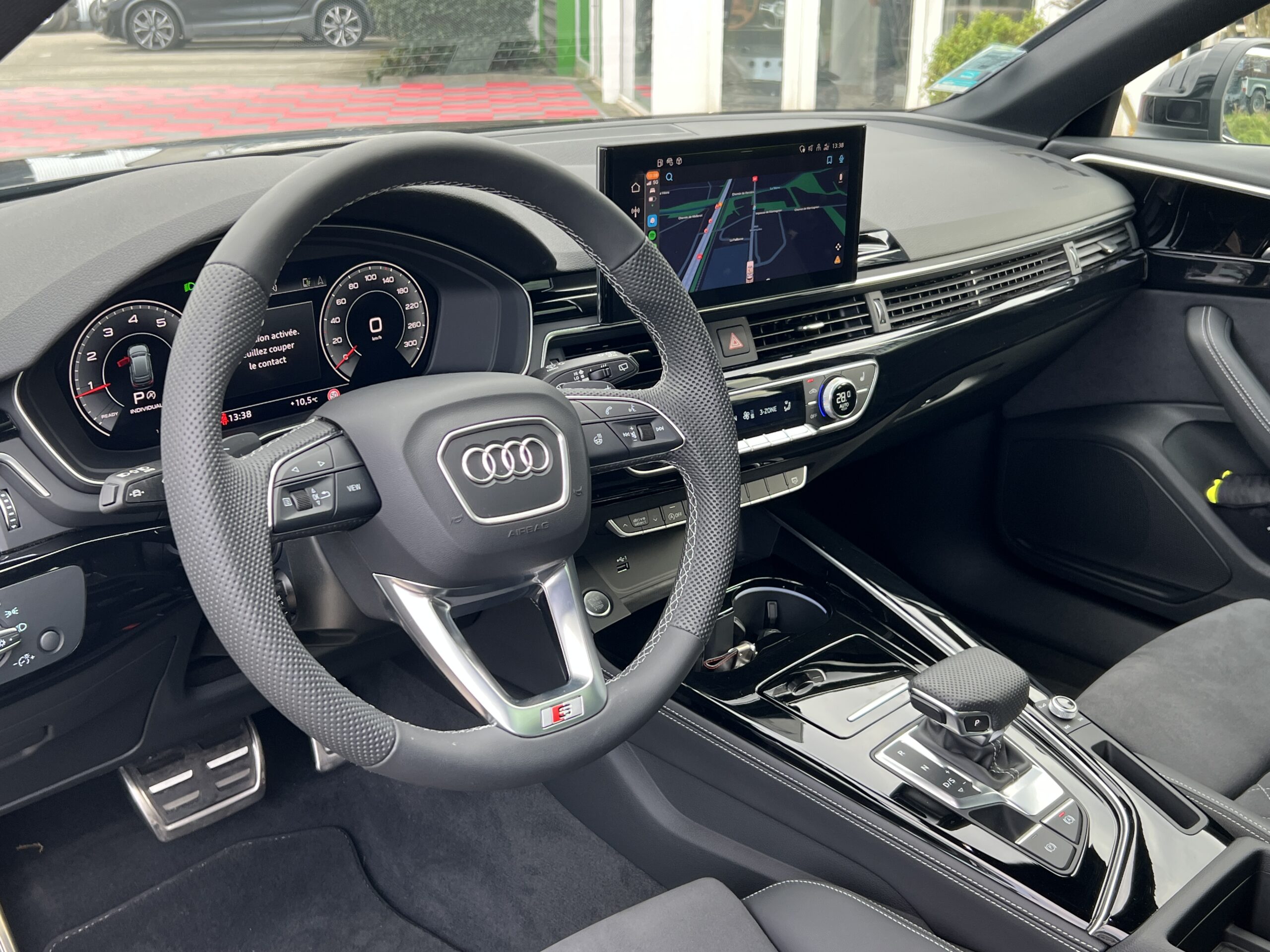 Photo Audi A4 Avant 35 TFSI 150 ch S-TRONIC 7  S-Line Origine France 1ère main