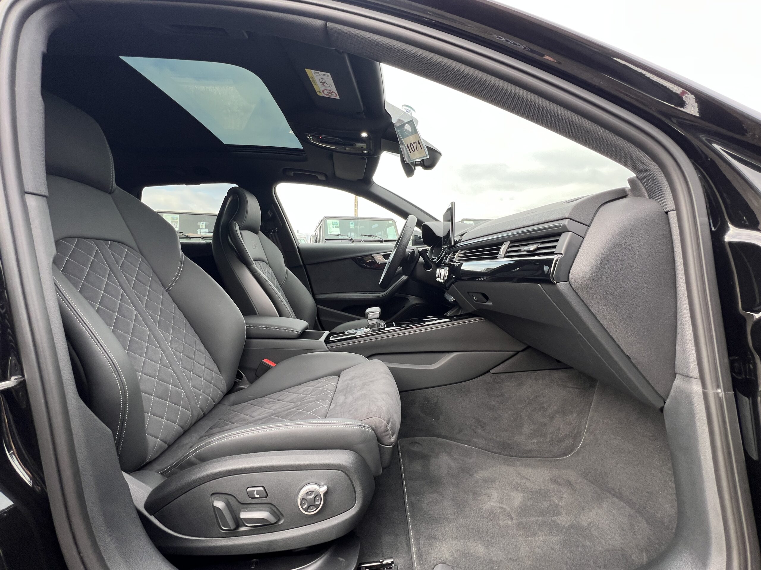Photo Audi A4 Avant 35 TFSI 150 ch S-TRONIC 7  S-Line Origine France 1ère main